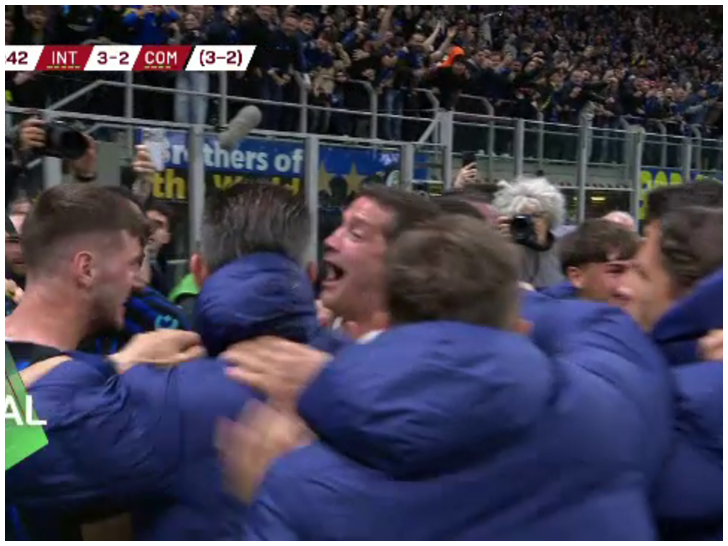 Cristi Chivu, ca niciodată! Imagini cu bucuria românului după „remontada” din Inter - Como