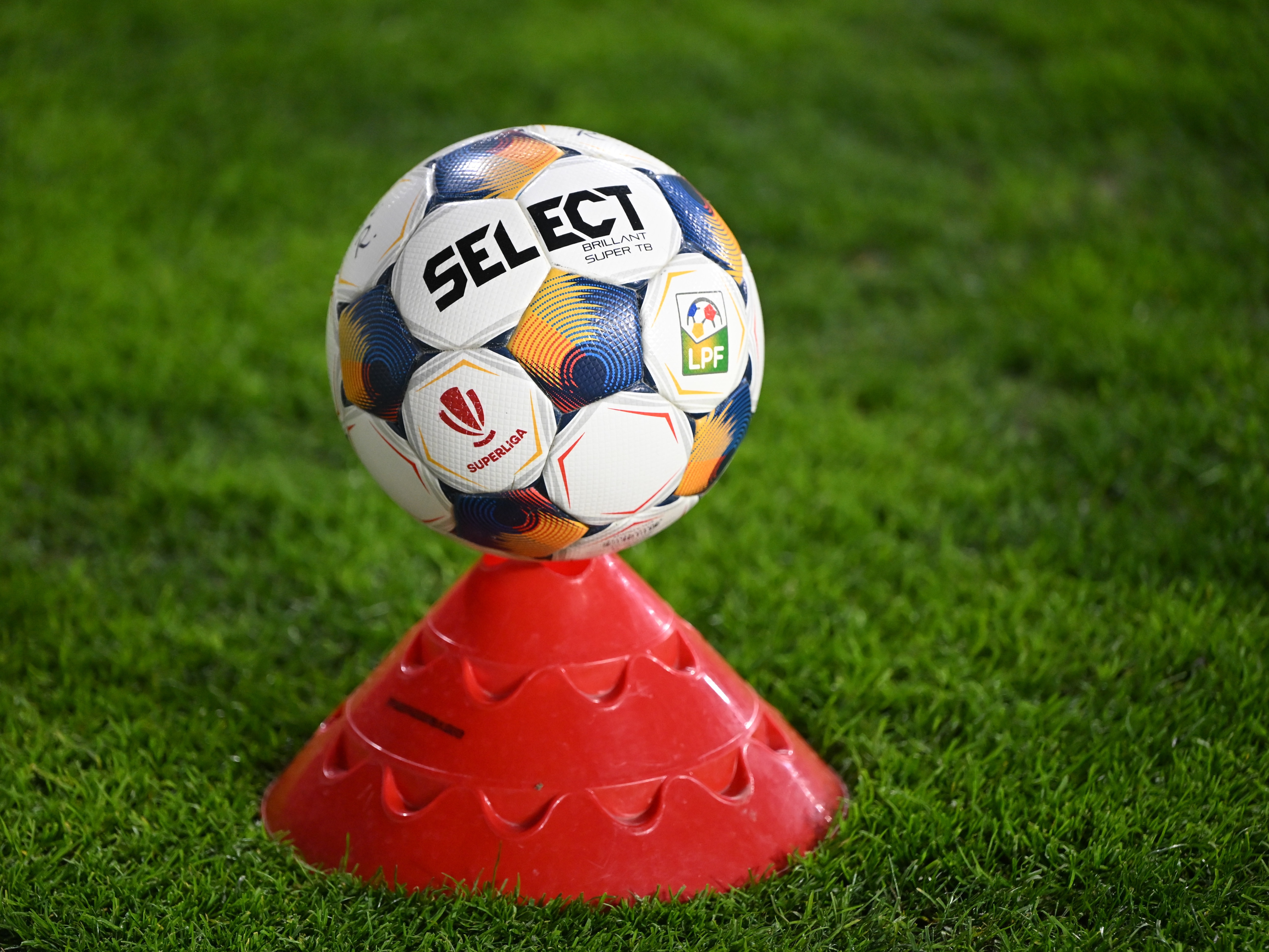 Clubul de tradiție din Superligă tremură din temelii: datorii totale de 9.300.000 de euro!