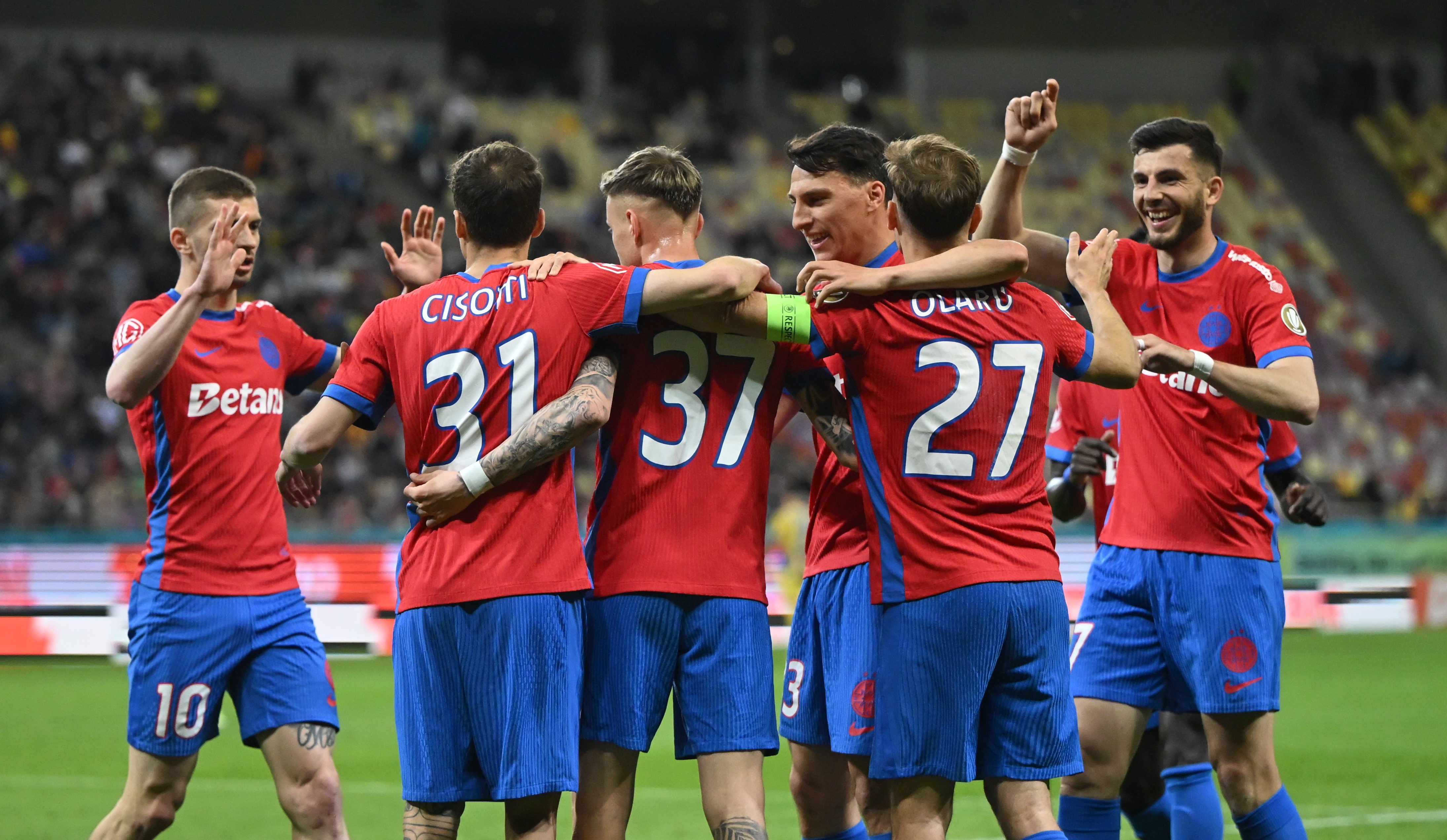 FCSB - Petrolul Ploiești 2-0, ACUM, pe Sport.ro! Gol anulat de VAR roș-albaștrilor