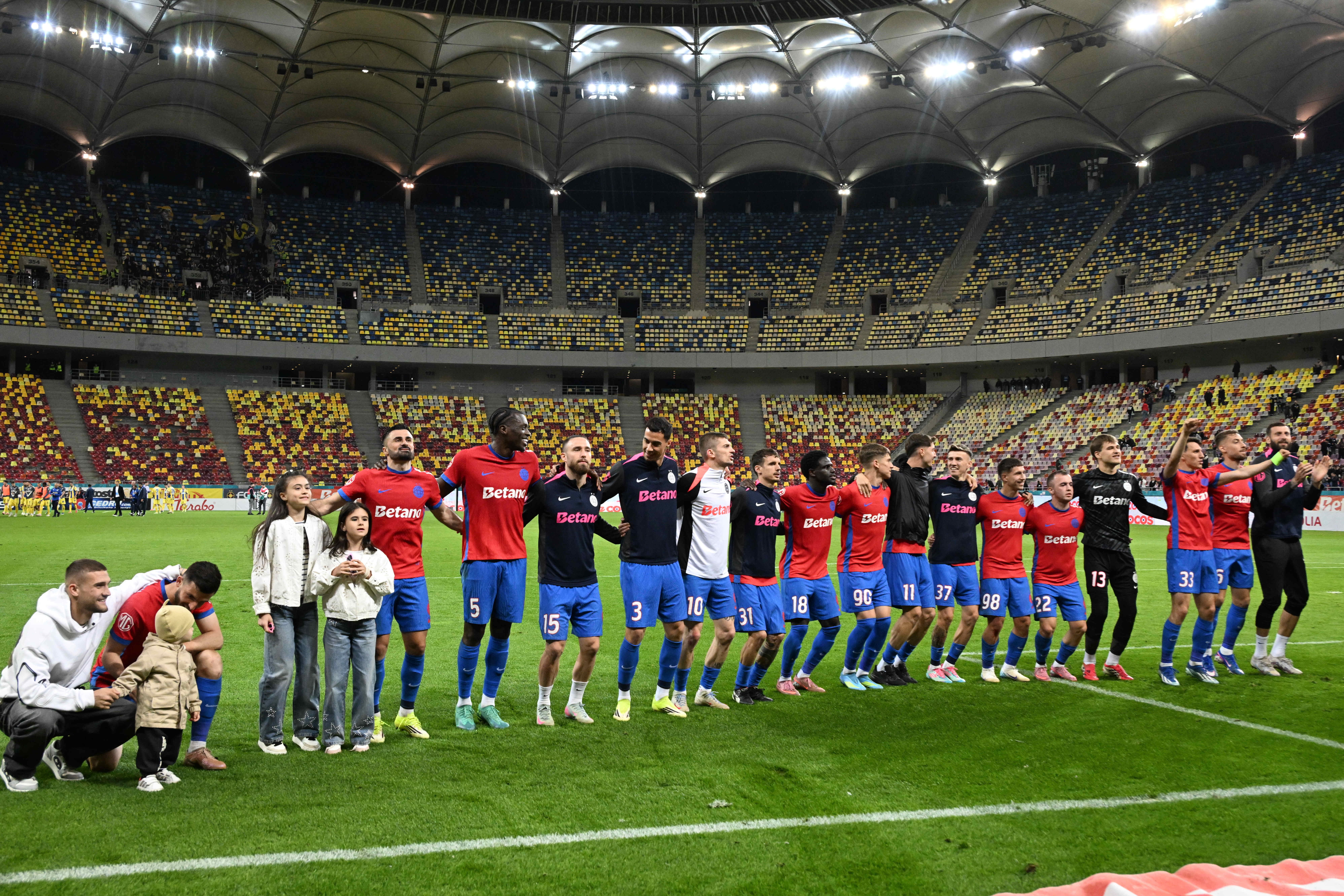 Revoltați de situația jucătorului dat dispărut la FCSB, au primit un verdict crunt din partea lui Becali: ”Hai să zic cum s-a judecat!”