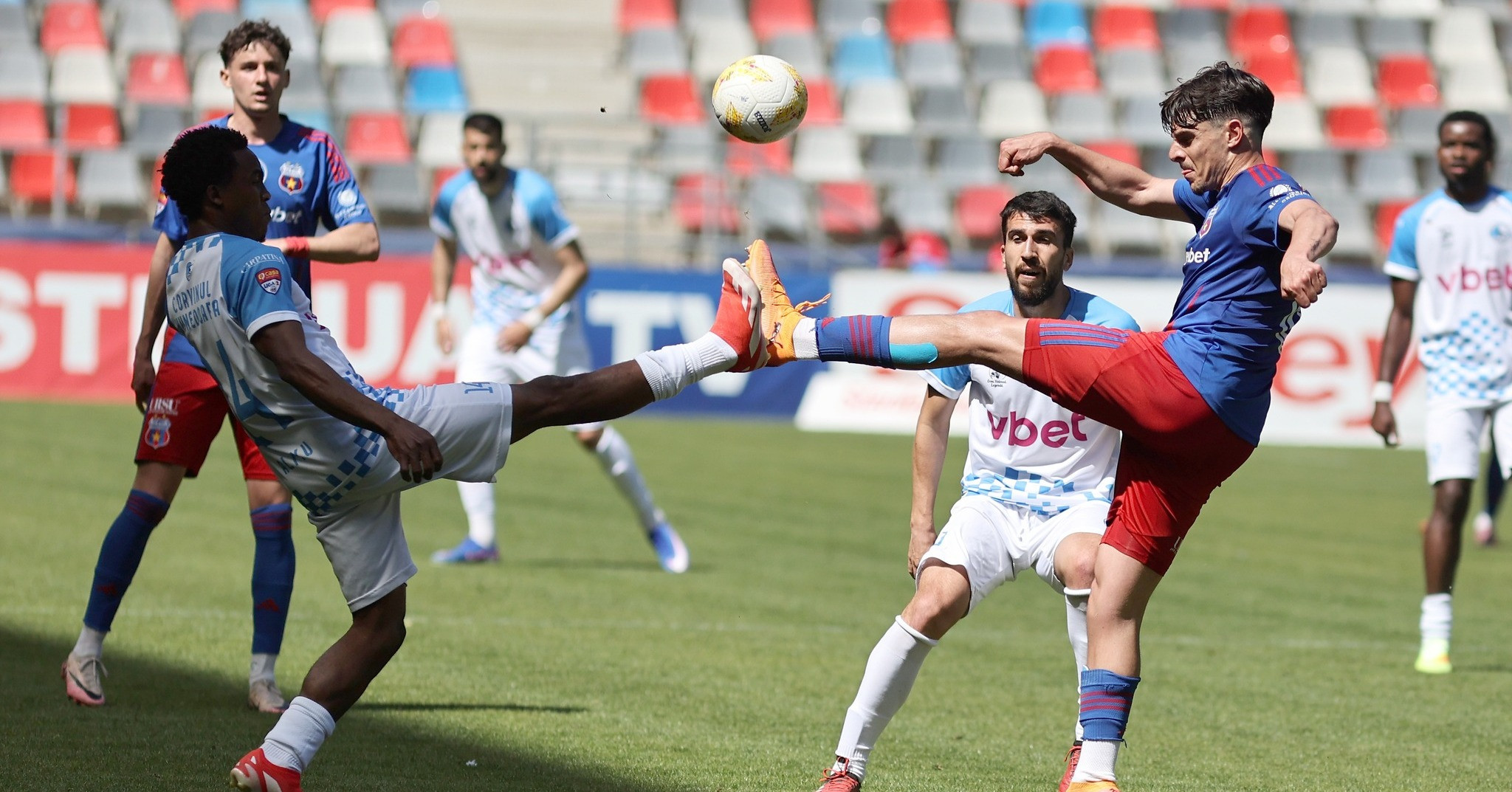 Steaua, KO în Ghencea! Fanii steliști și-au ironizat favoriții după 1-3 cu Corvinul