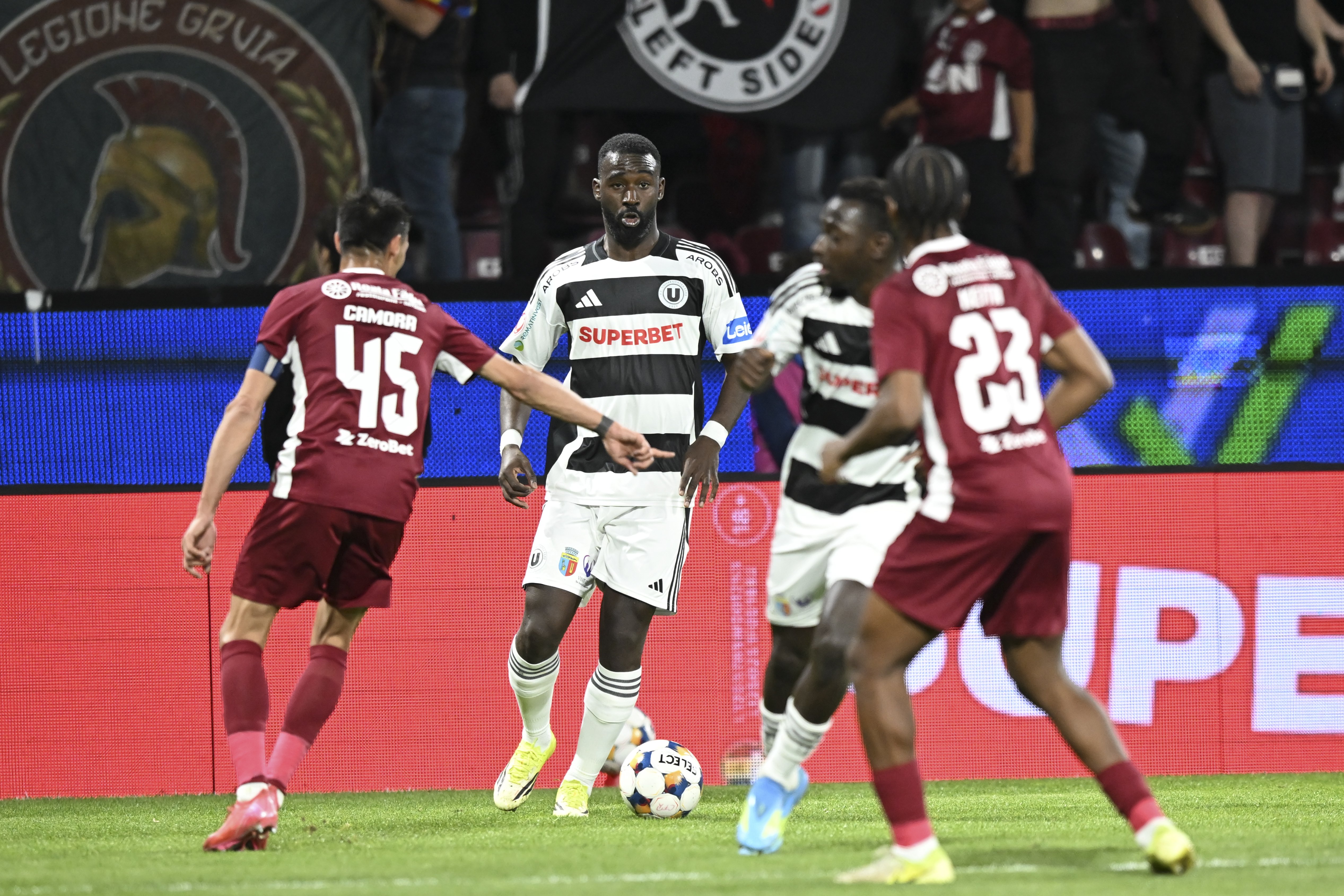 CFR Cluj - U Cluj se joacă ACUM: pauză în Gruia după o repriză sub orice critică!