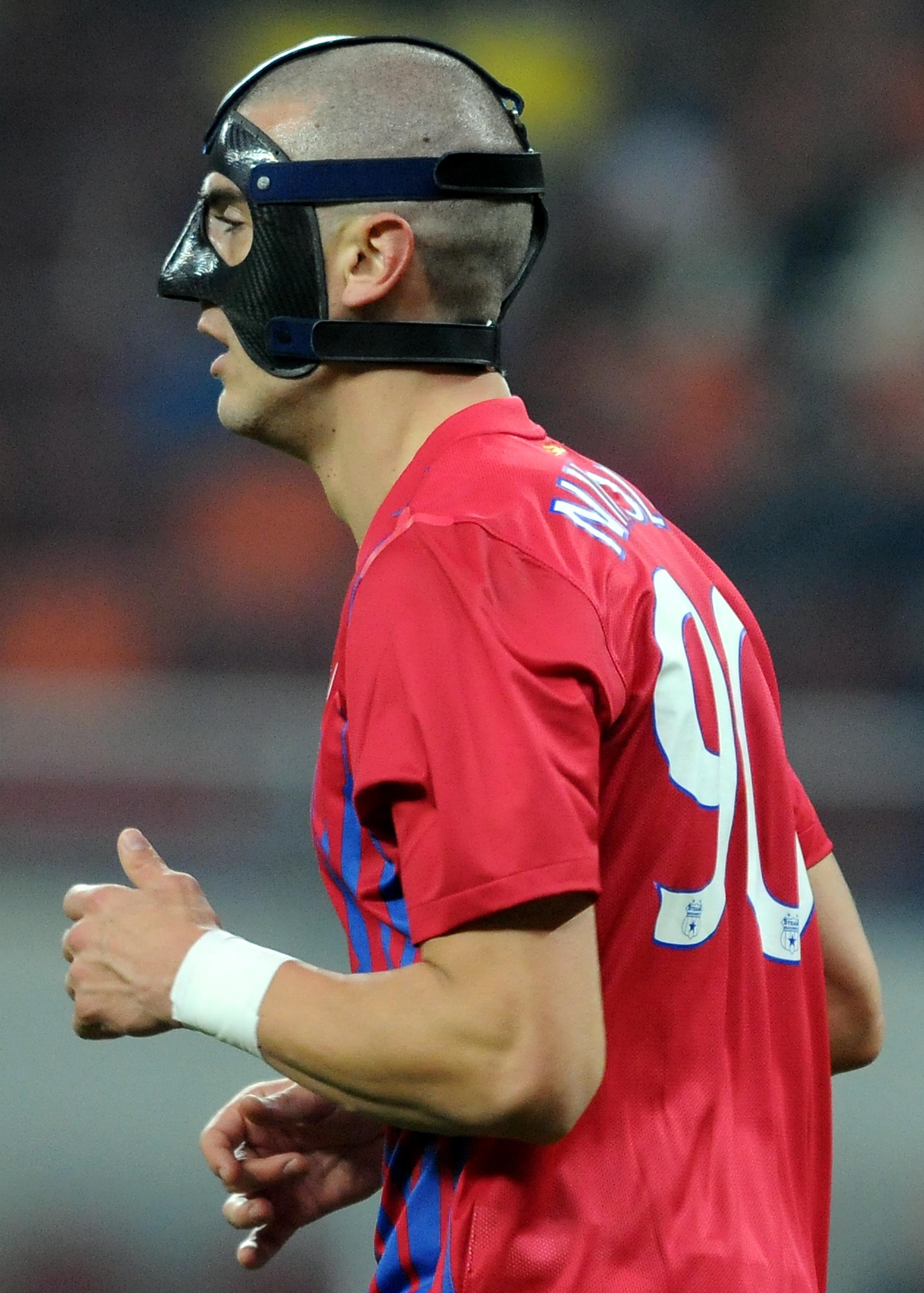 Steaua bucuresti fc brasov 1 0liga 1 26112011 stefan nikolic