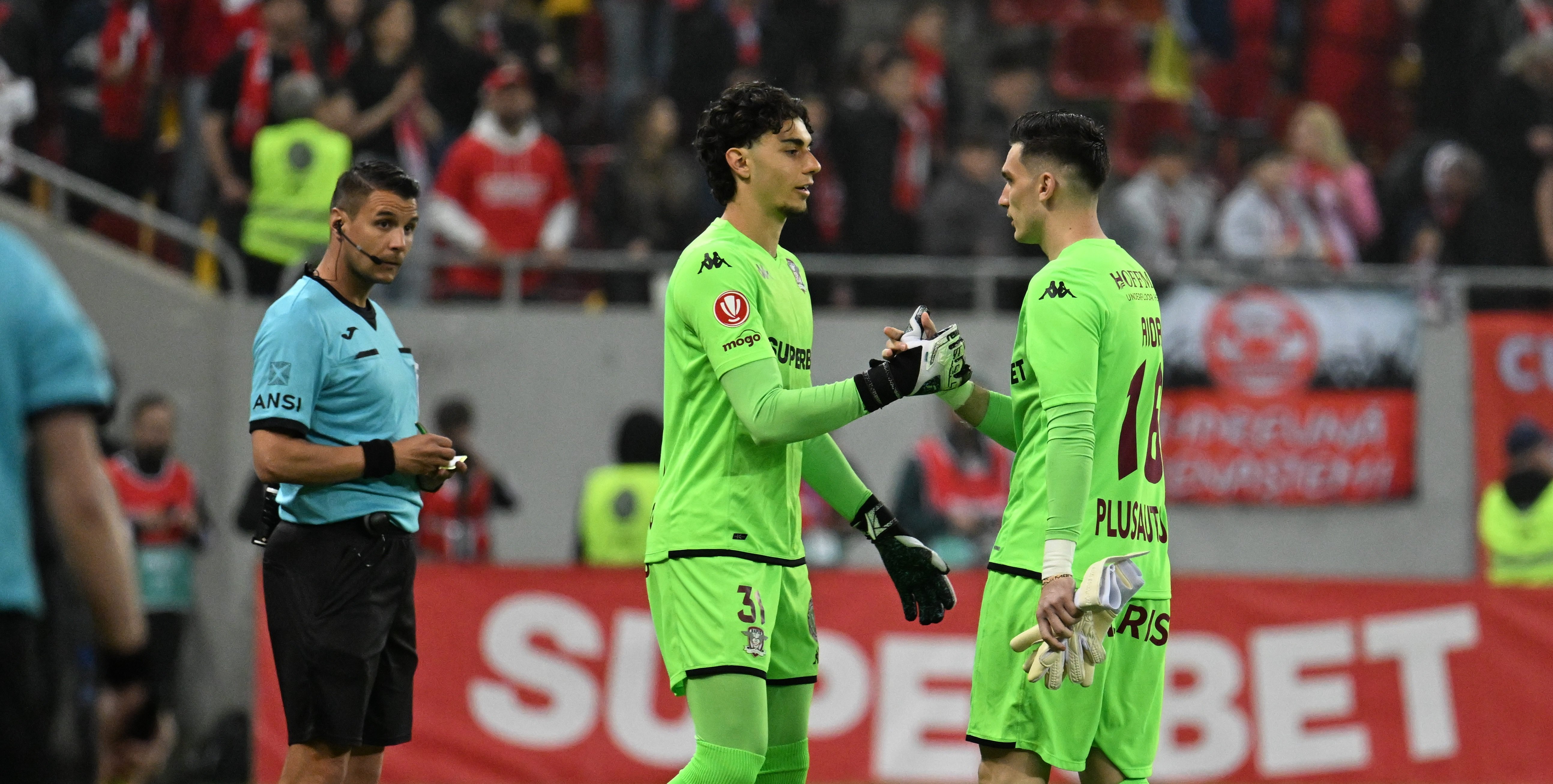 Început de coșmar pentru Rapid! Aioani "s-a rupt" în minutul 3, Gâlcă a trimis un debutant în teren