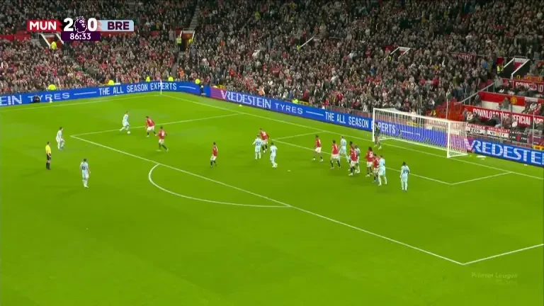 Premier League | GOL Manchester United - Brentford 2-1: Jensen a reaprins meciul cu o bombă din afara careului (27-04-2026)