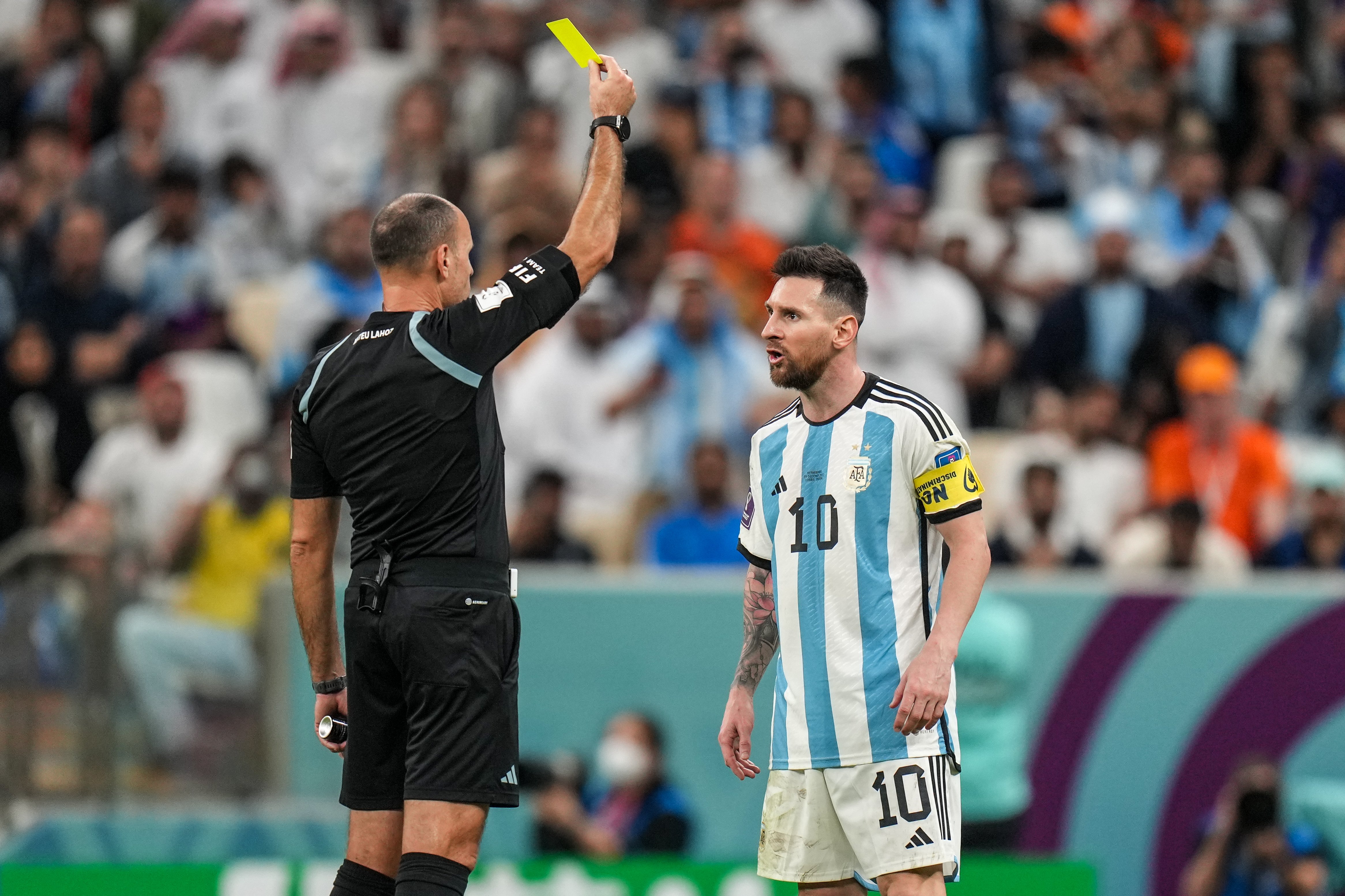 Premieră la Cupa Mondială: FIFA introduce o nouă regulă pentru cartonașele galbene