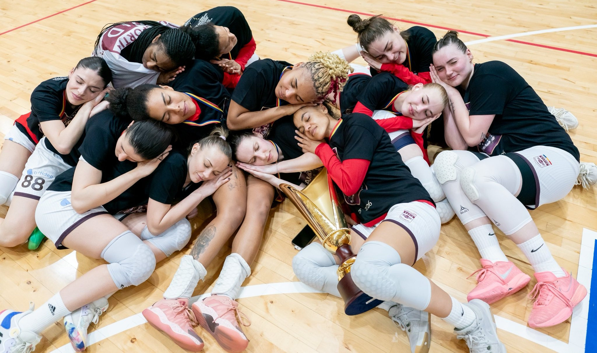 Campioanele de la Rapid, frumoasele din pădure adormite! Când și unde se vor bucura cu suporterii: ”Aducem trofeul în Giulești”