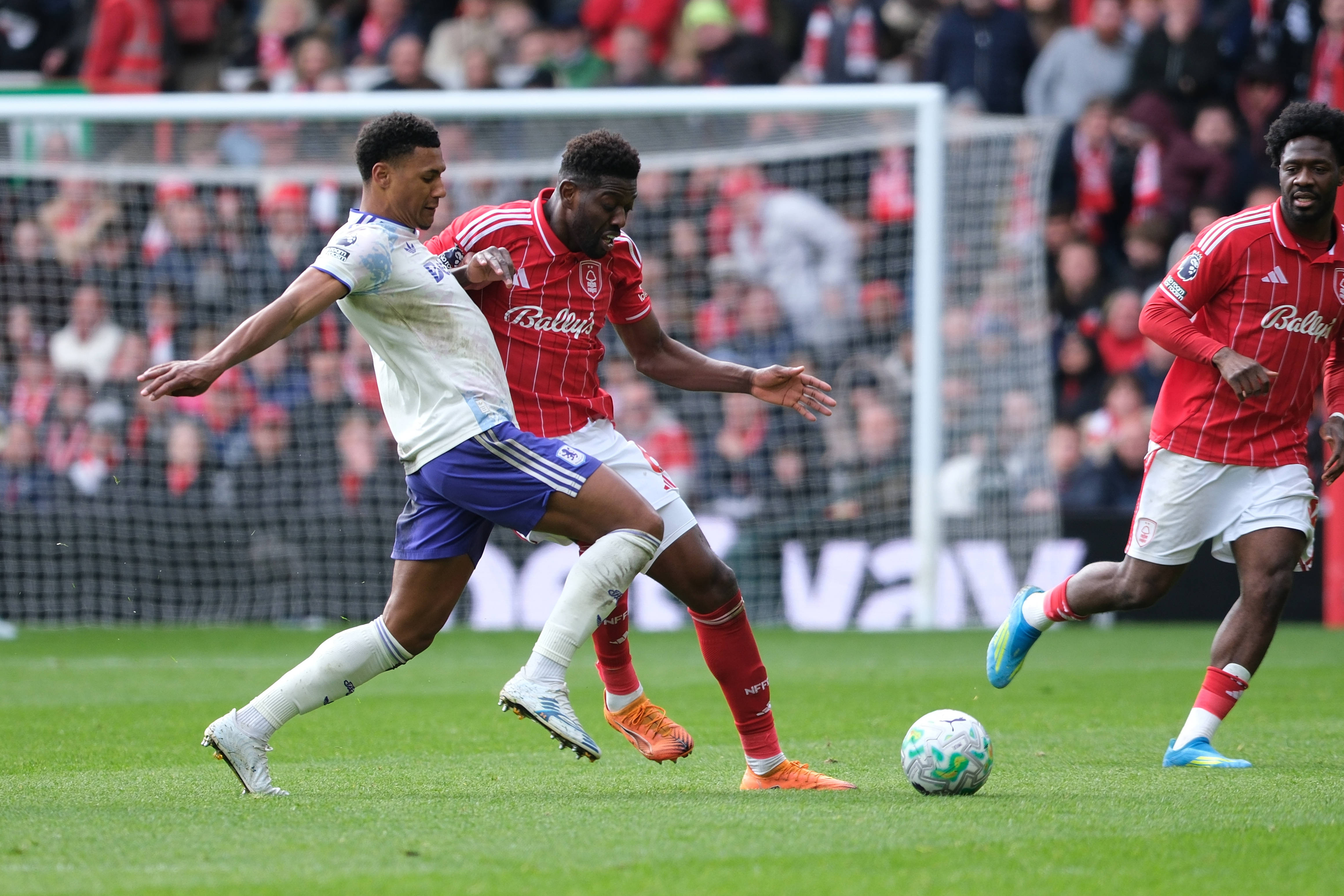 Nottingham Forest - Aston Villa și Sporting Braga - Freiburg, semifinalele Europa League pe Sport.ro!