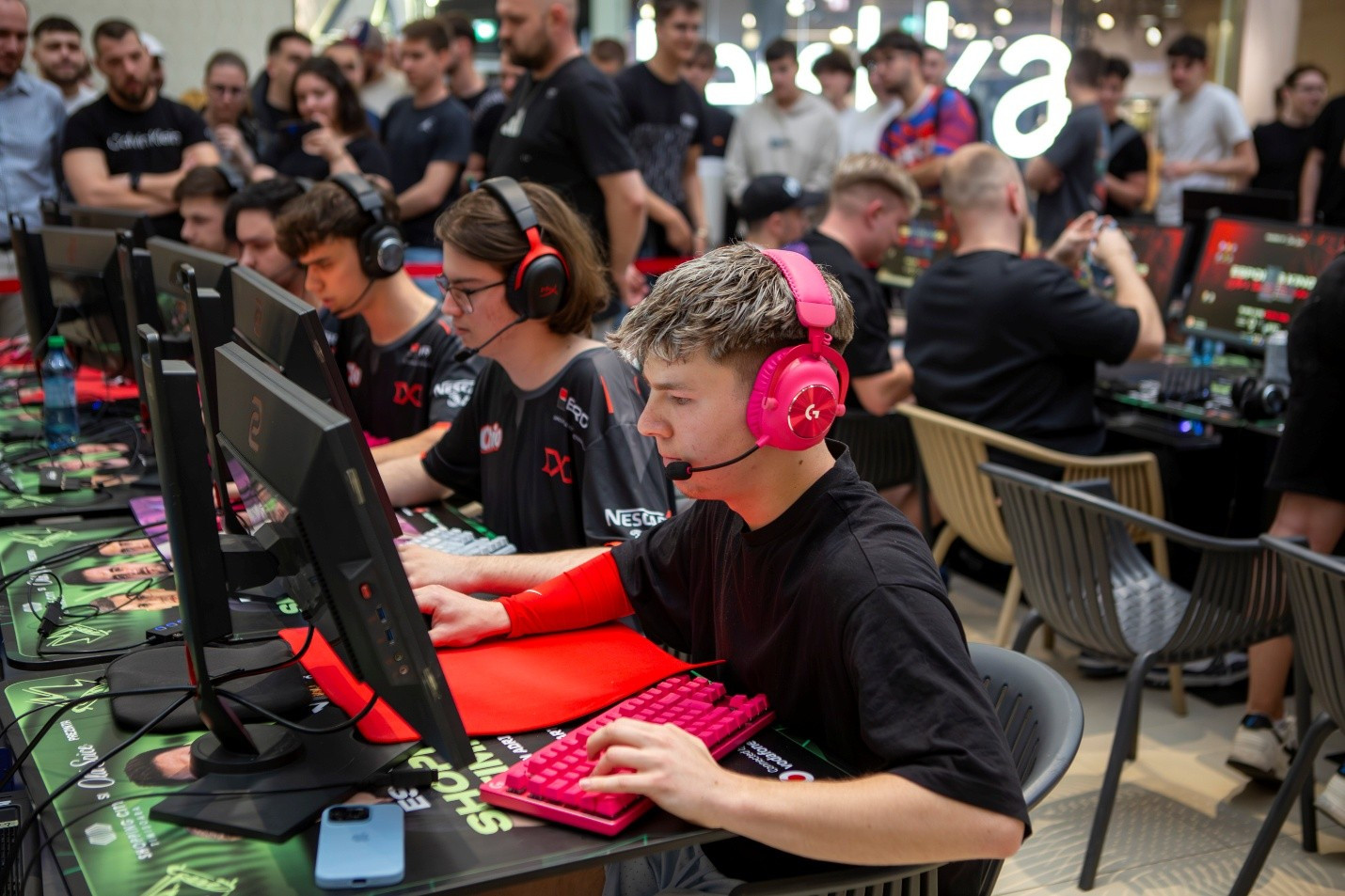 Peste 1.200 de jucători de Counter-Strike 2 și Brawl Stars din toată țara participă la competiția Esports Kings