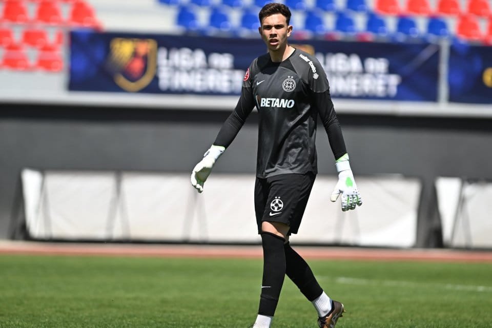 ”Gigantul” lui FCSB, în echipa lunii!