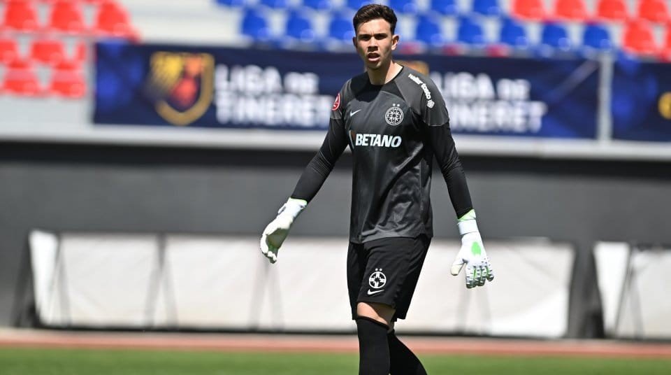 ”Gigantul” lui FCSB, în echipa lunii!