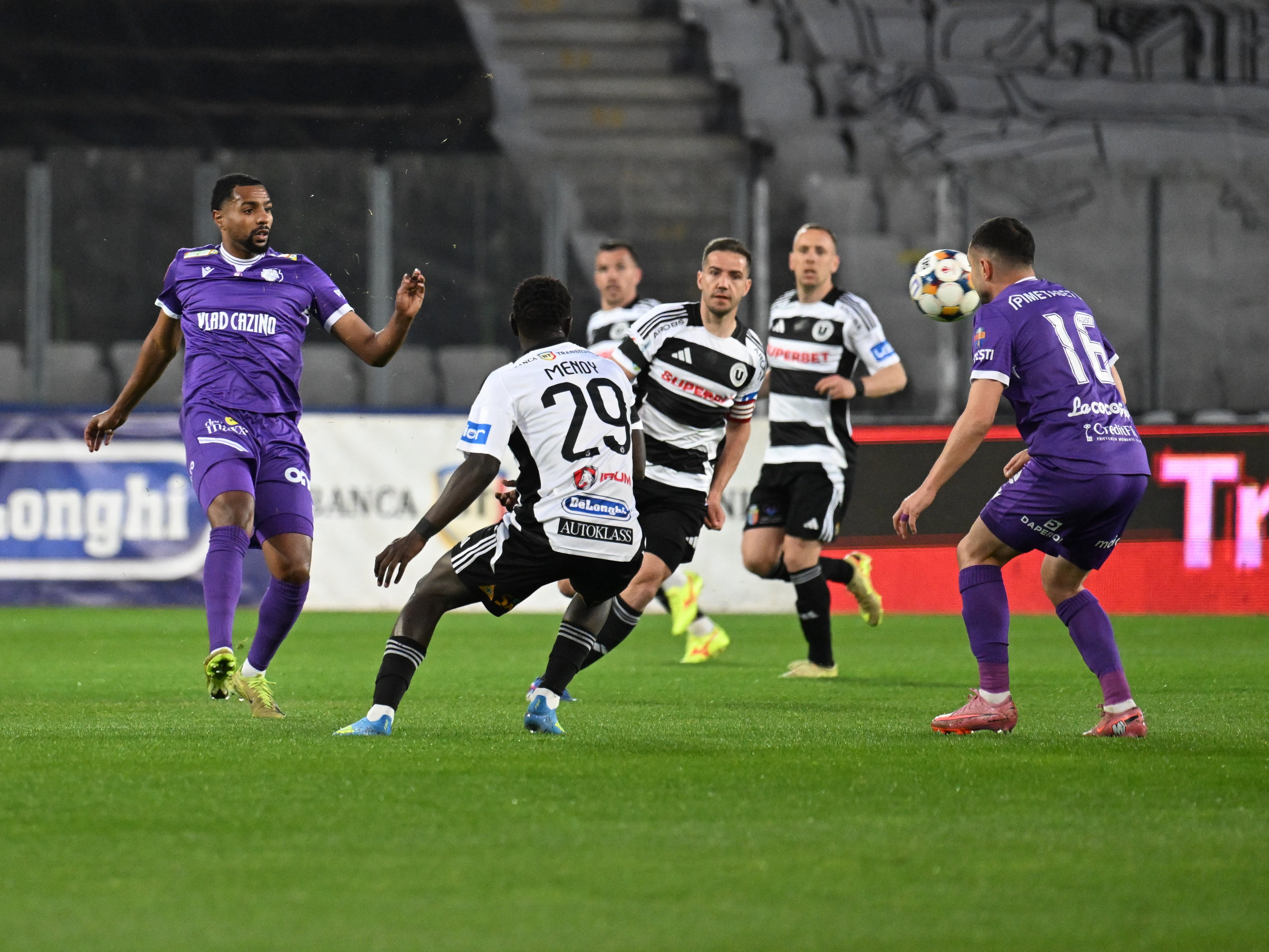 U Cluj - FC Argeș 0-0, ACUM pe Sport.ro. Primă repriză echilibrată