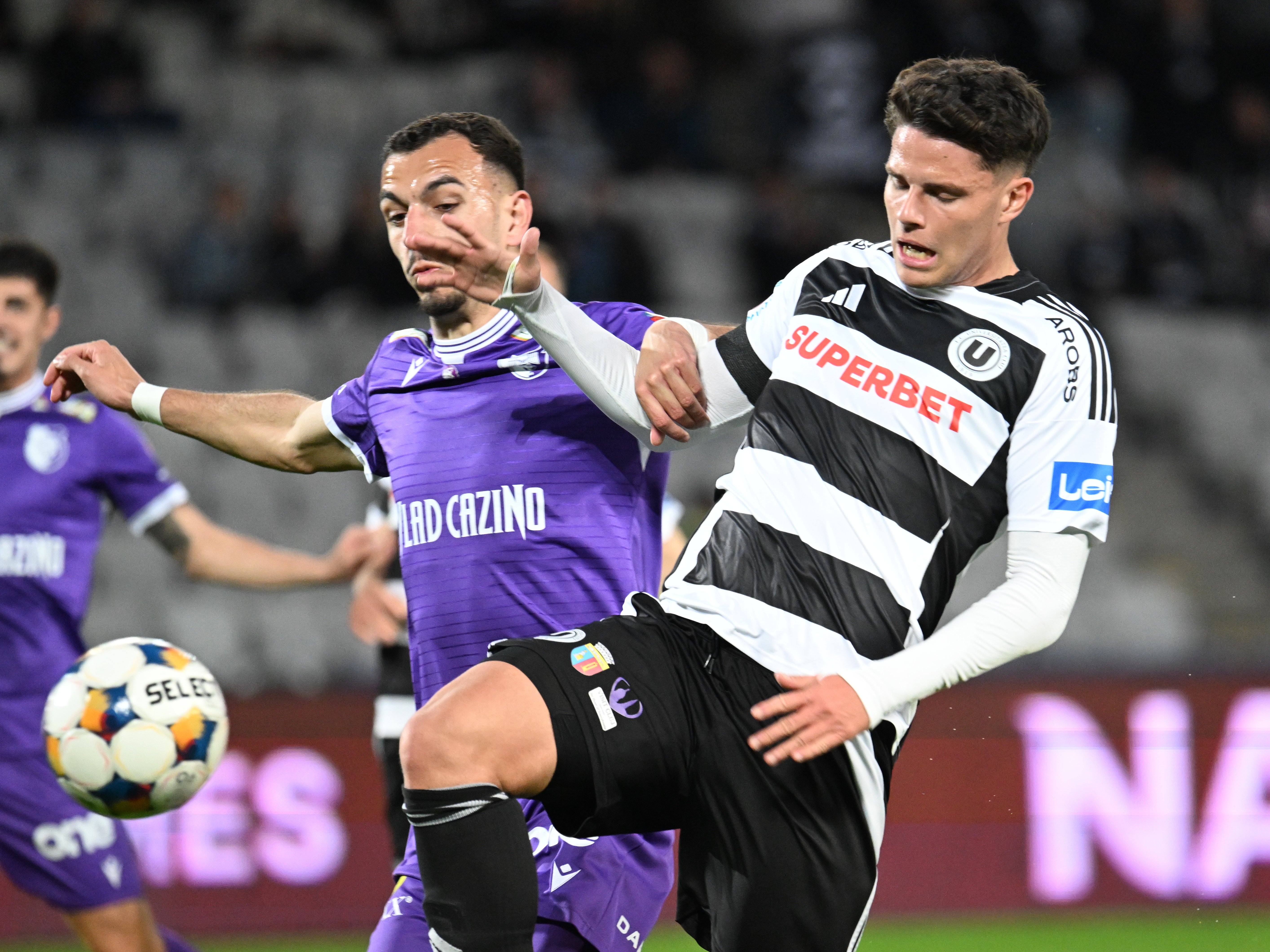 Cum arată lupta la titlu în Superliga: ce se poate întâmpla după nebunia din ”U” Cluj - FC Argeș