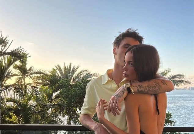 Fiul lui David Beckham și iubita cu zece ani mai mare sunt nedesepărțiți: ”Vă iubim”