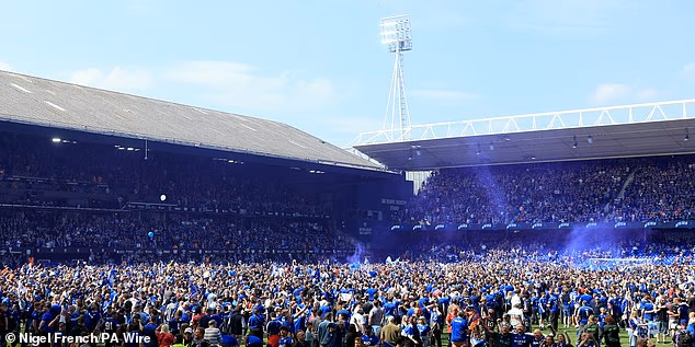 Nebunie pe gazon alături de Ed Sheeran. Ipswich revine în Premier League după o ultimă etapă de vis