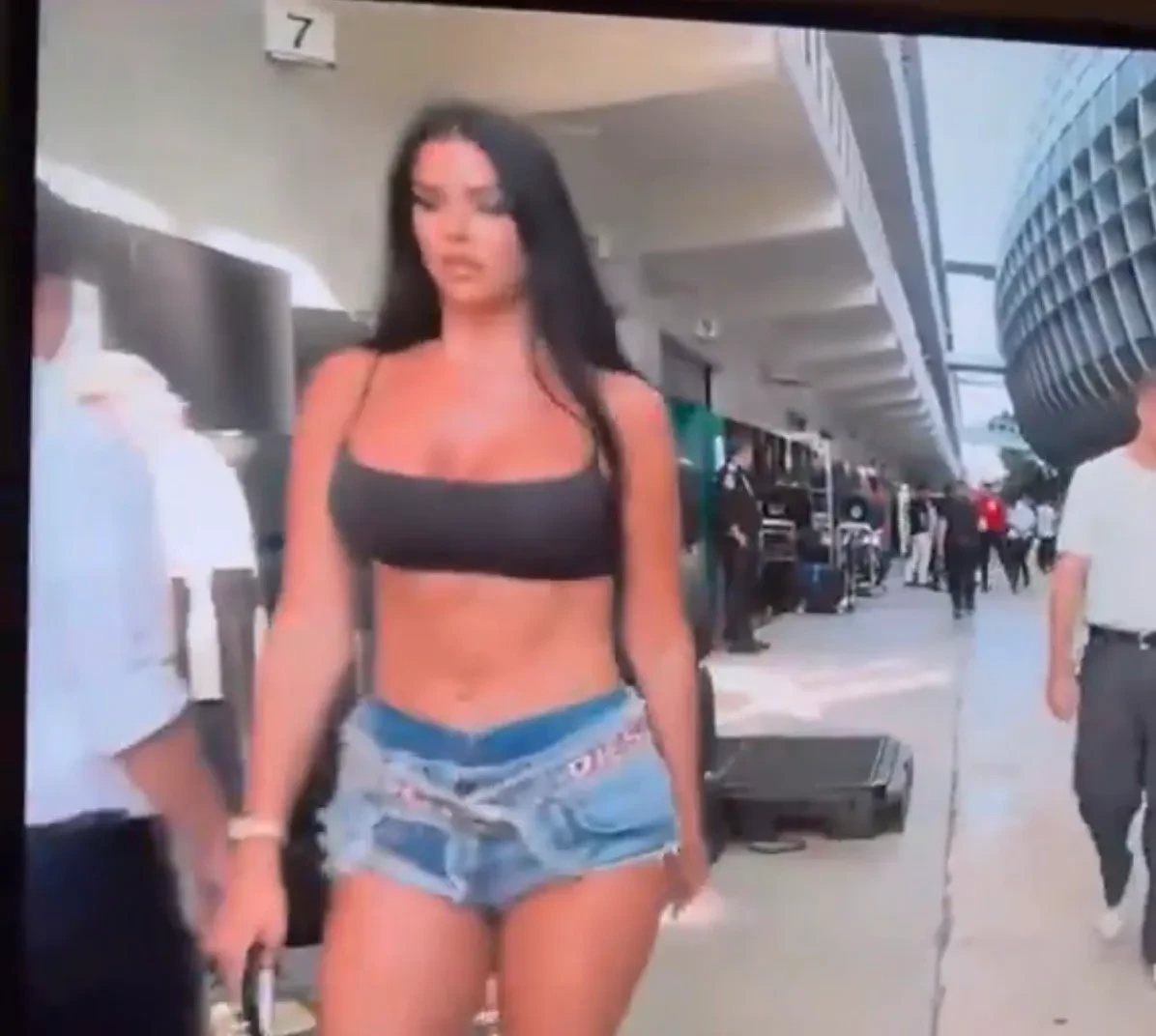 Moment inedit la Marele Premiu de la Miami! Un cameraman și-a pierdut capul când a văzut pe Ivana Knoll