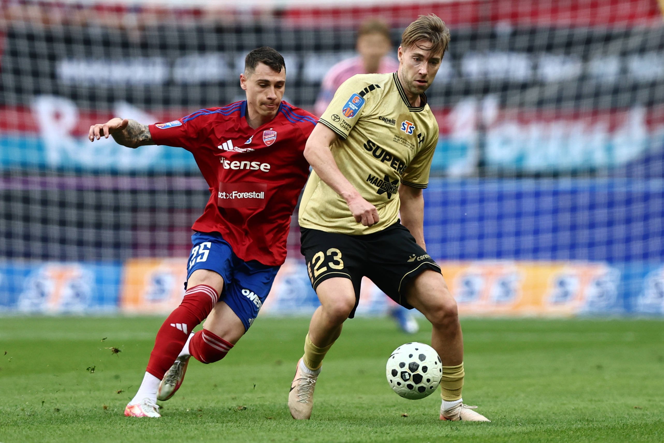 Ce a făcut Bogdan Racovițan în finala Cupei Poloniei! Duel cu un fotbalist fabulos, ajuns la 40 de ani