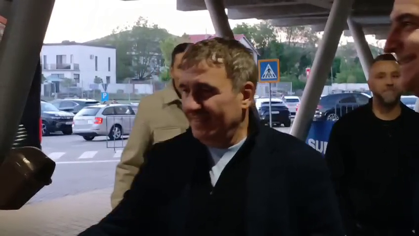 Hagi s-a întâlnit la Craiova cu Mihăilă și a greșit drumul: "Ce faci, mă, ești bine?
