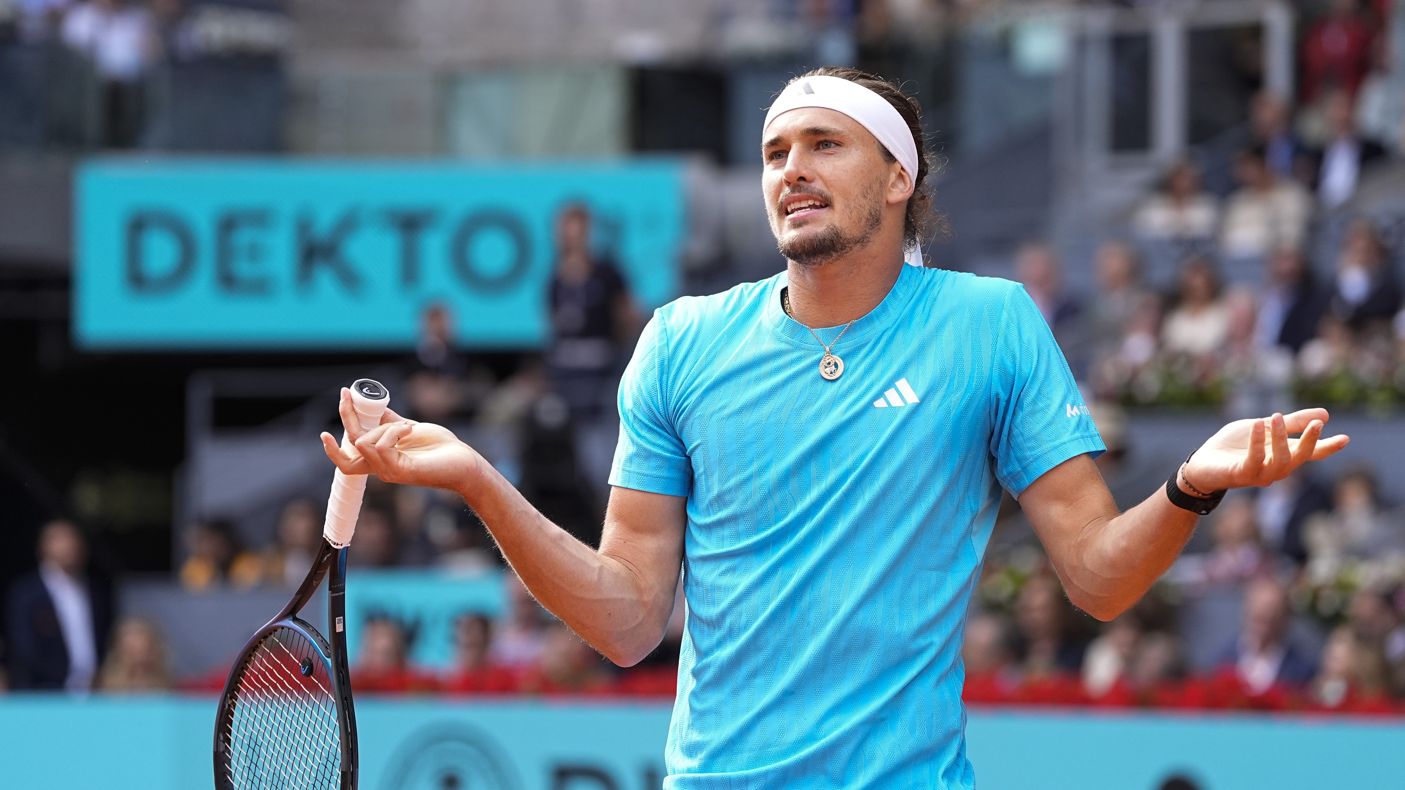 Zverev, ce nebun! L-a făcut „varză“ pe Sinner după finala pierdută, la Madrid. Imaginile, fabuloase