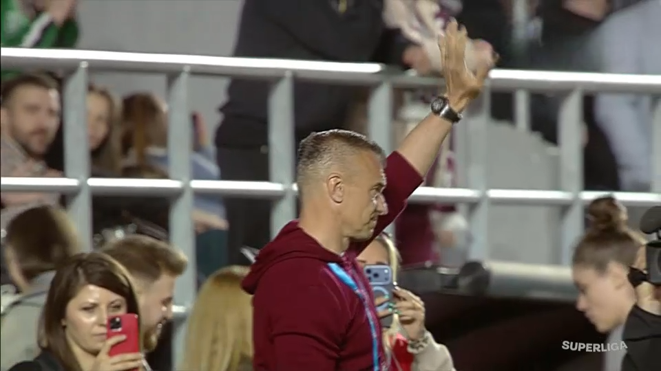 Pancu, aclamat în Giulești și chemat să înjure Steaua. Cum a reacționat antrenorul lui CFR Cluj