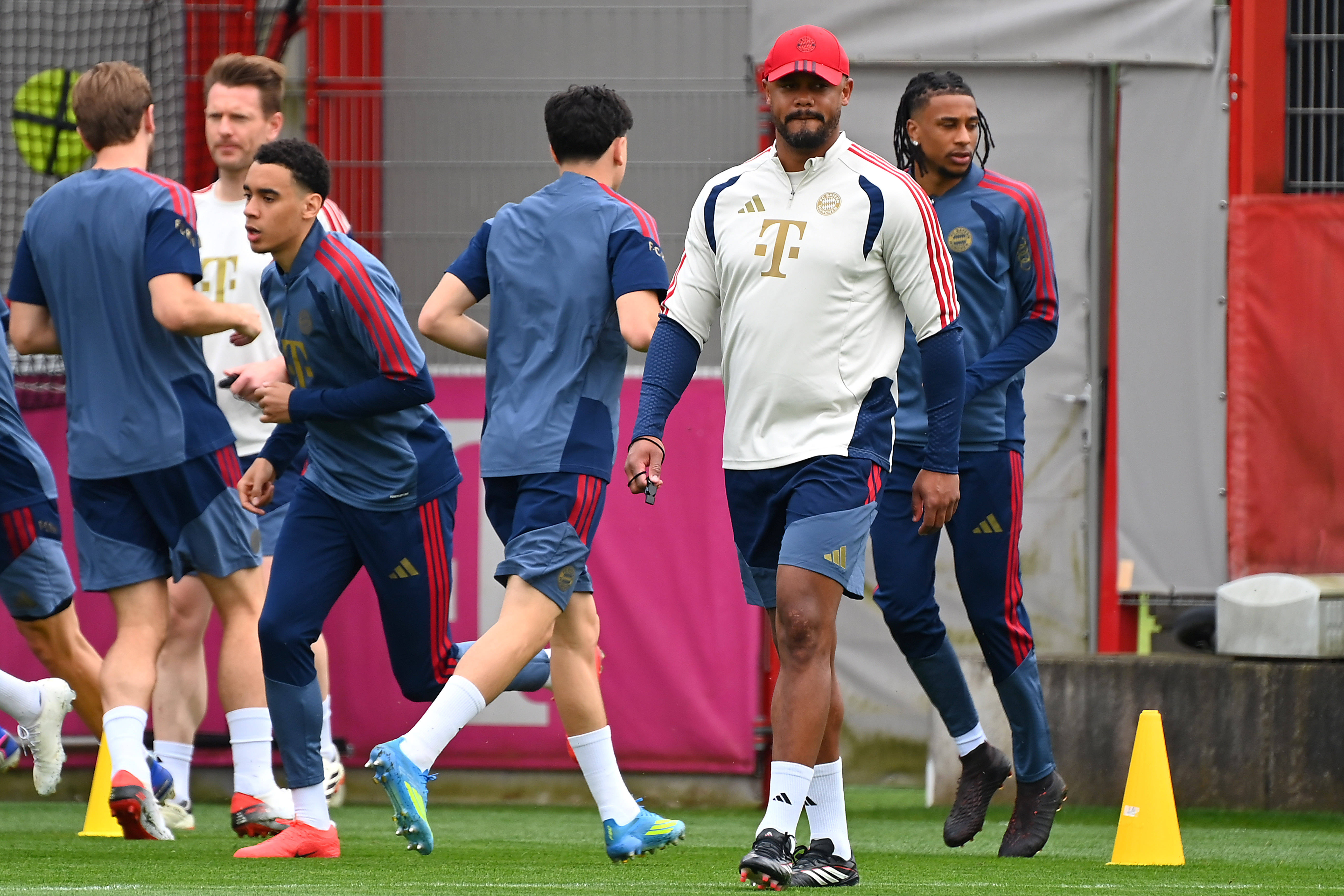 Bayern Munchen - PSG | Vincent Kompany a marșat la conferința de presă pe un discurs motivațional. Care a fost 'cheia'