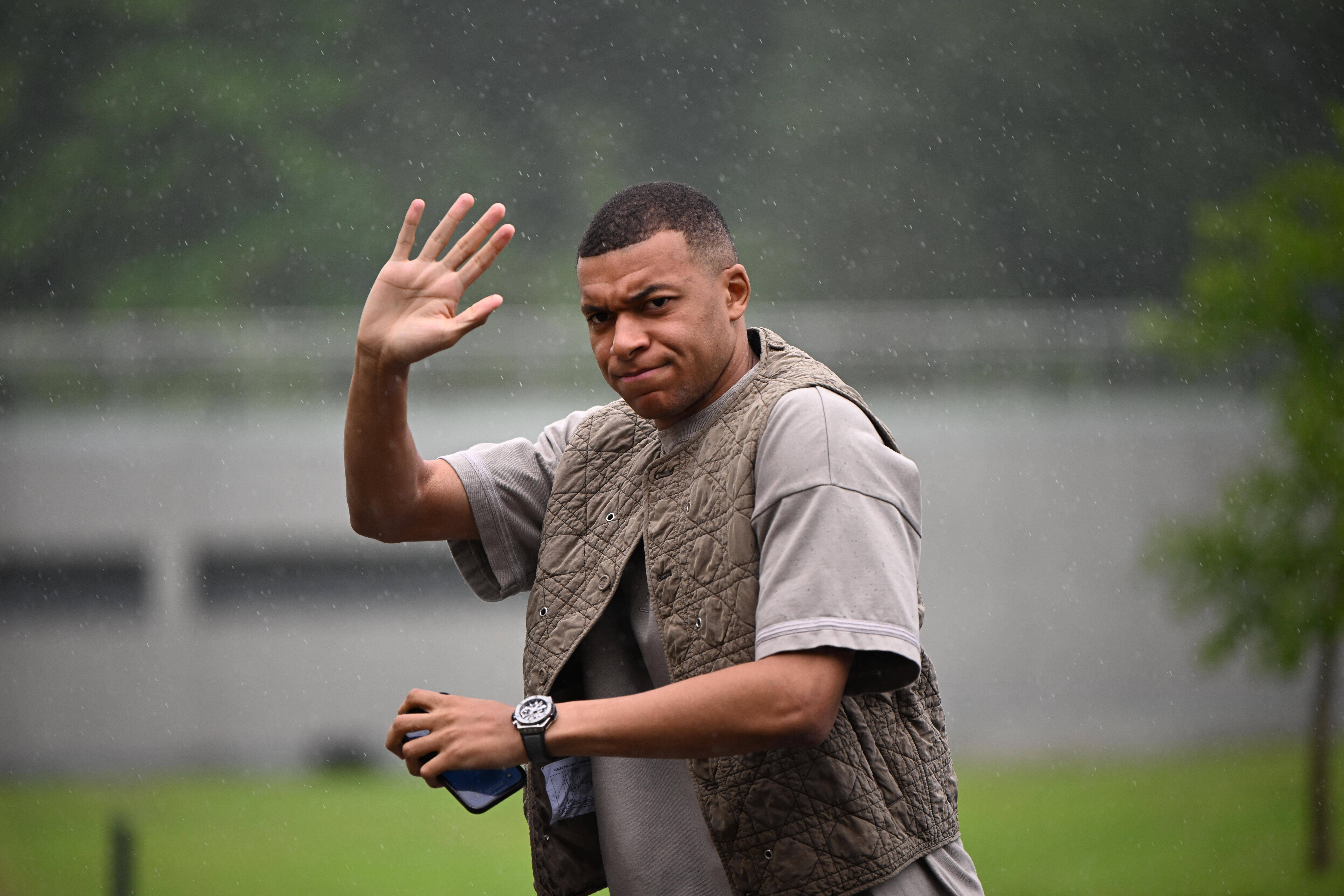 S-a aflat! Primul club care vrea să-l transfere pe Kylian Mbappe de la Real Madrid