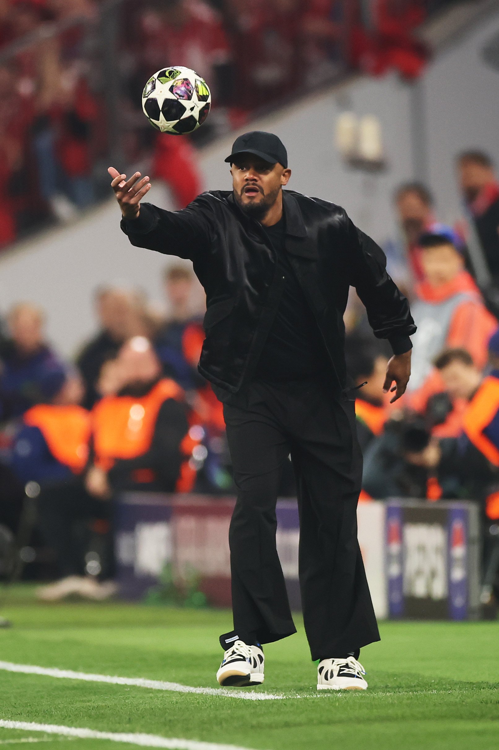 Vincent Kompany pune la zid arbitrajul după Bayern - PSG: „E ridicol! Prea multe decizii luate împotriva noastră”