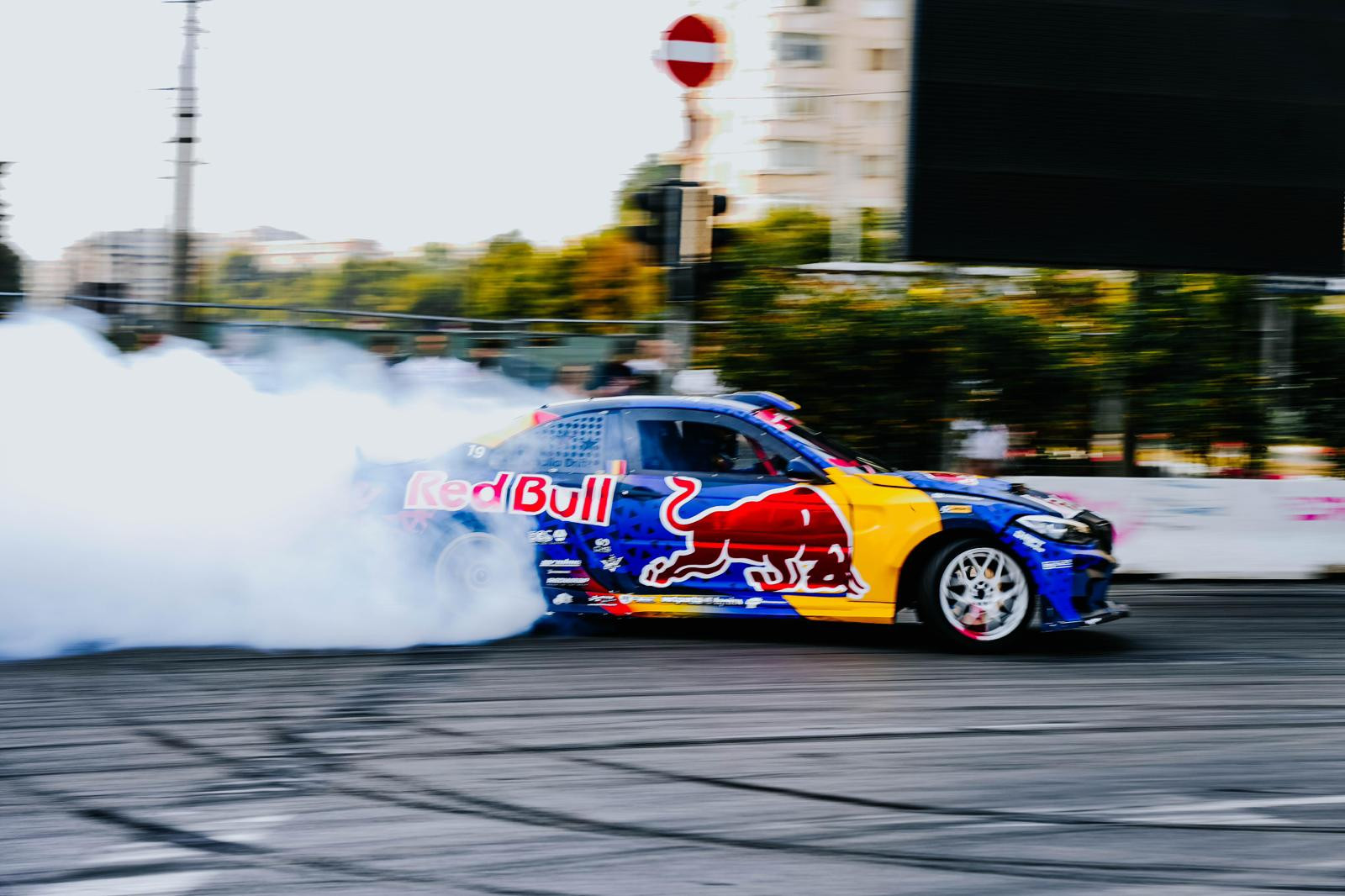 Peste 30.000 de cai putere în Ploiești la prima etapă din Campionatul Național de Drift 2026