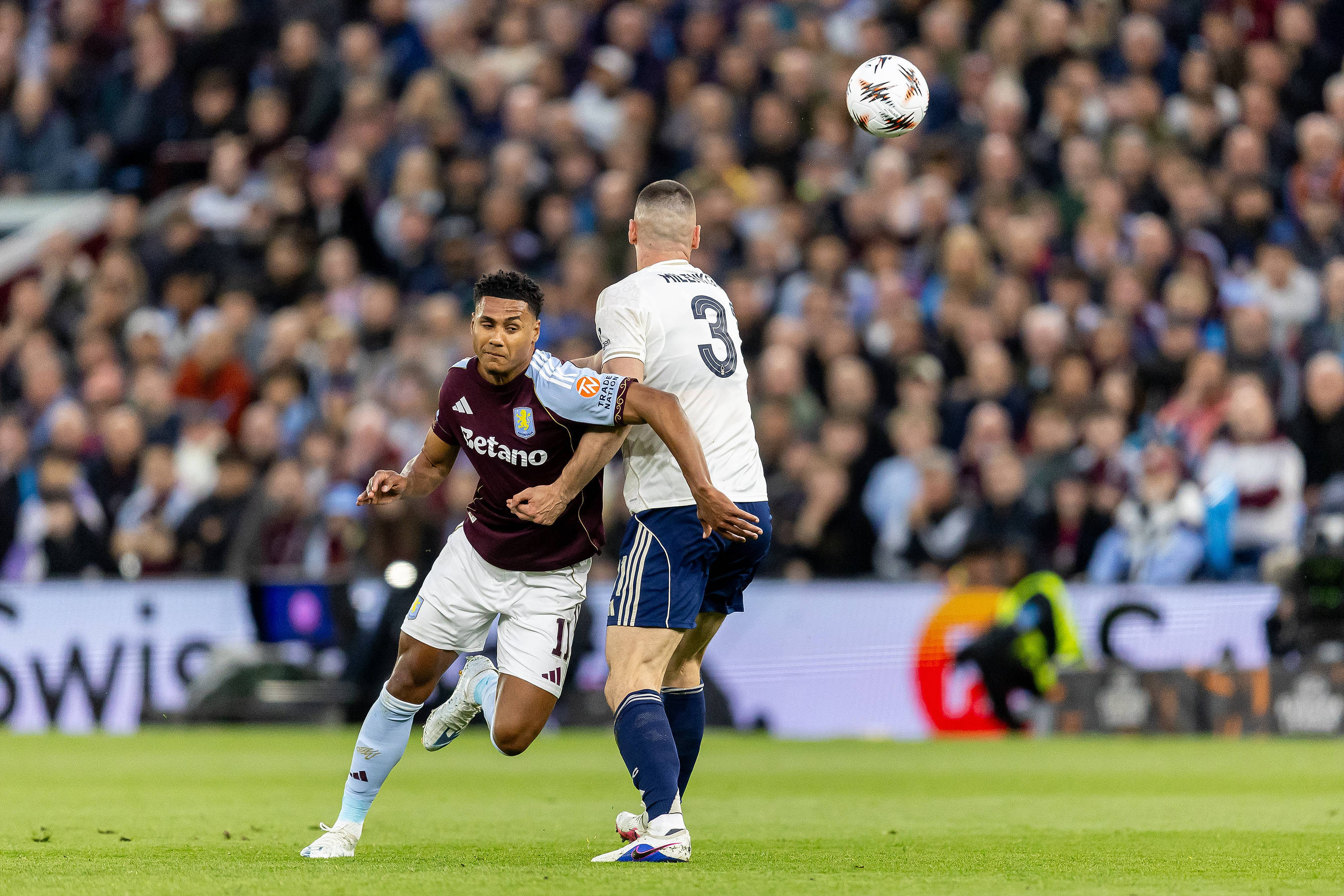 Aston Villa - Nottingham Forest 2-0 și Freiburg - Braga 2-0, ACUM, pe Sport.ro! Spectacol în Europa League