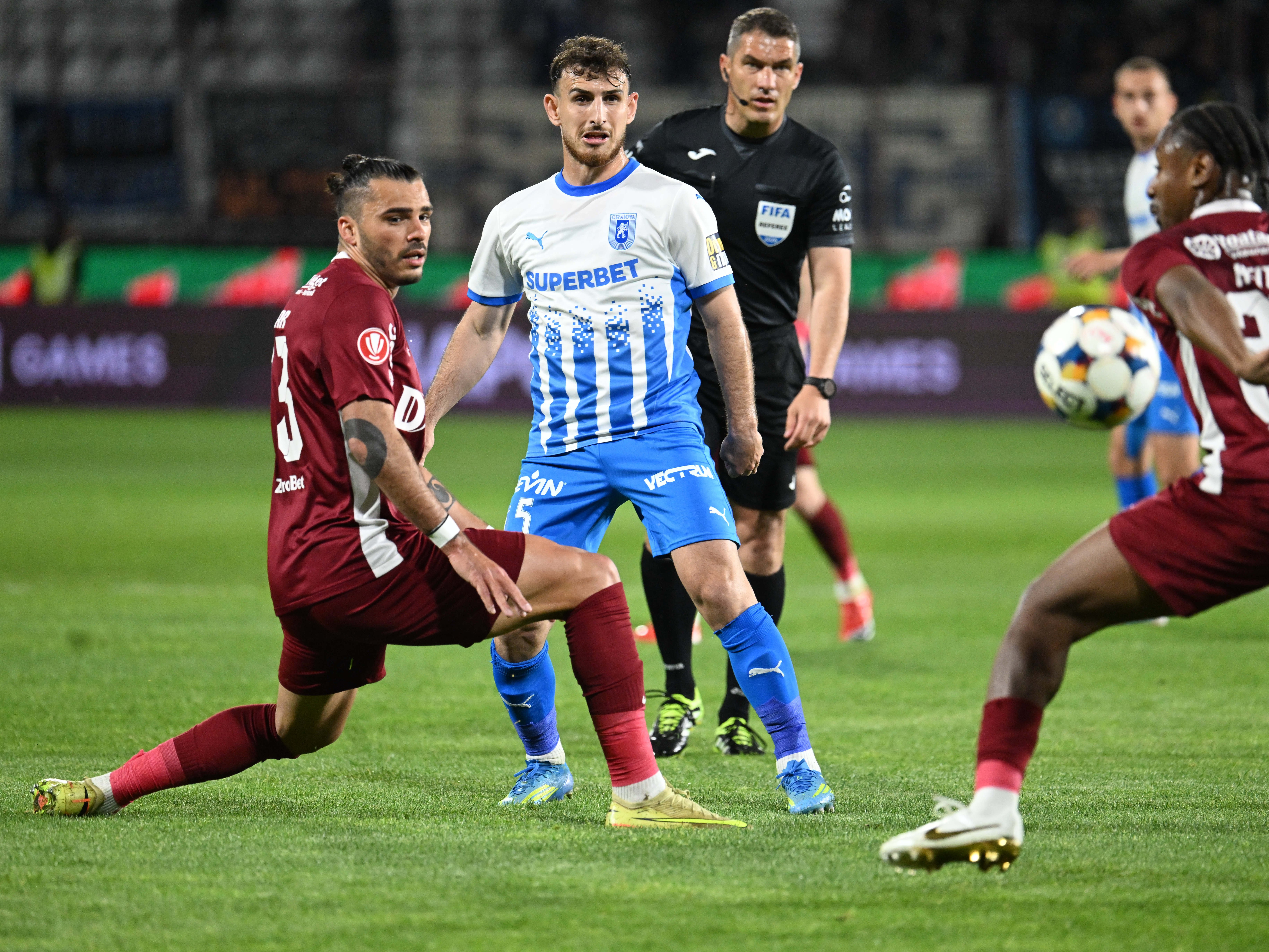 CFR Cluj - Universitatea Craiova 0-0, pe Sport.ro acum! Echilibru într-un meci de foc pentru titlu