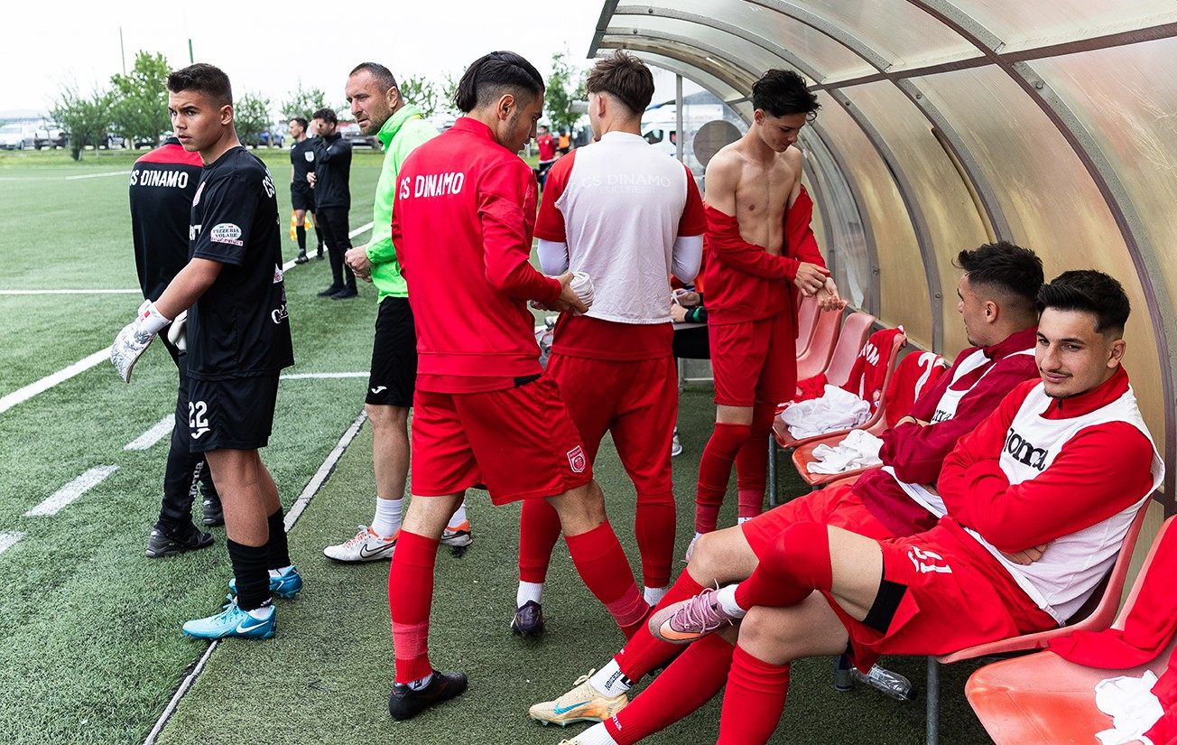 Când se joacă barajul de menținere în Liga 2, CS Dinamo - CSC Șelimbăr. Un portar de 14 ani a debutat în echipa lui Ionel Dănciulescu!