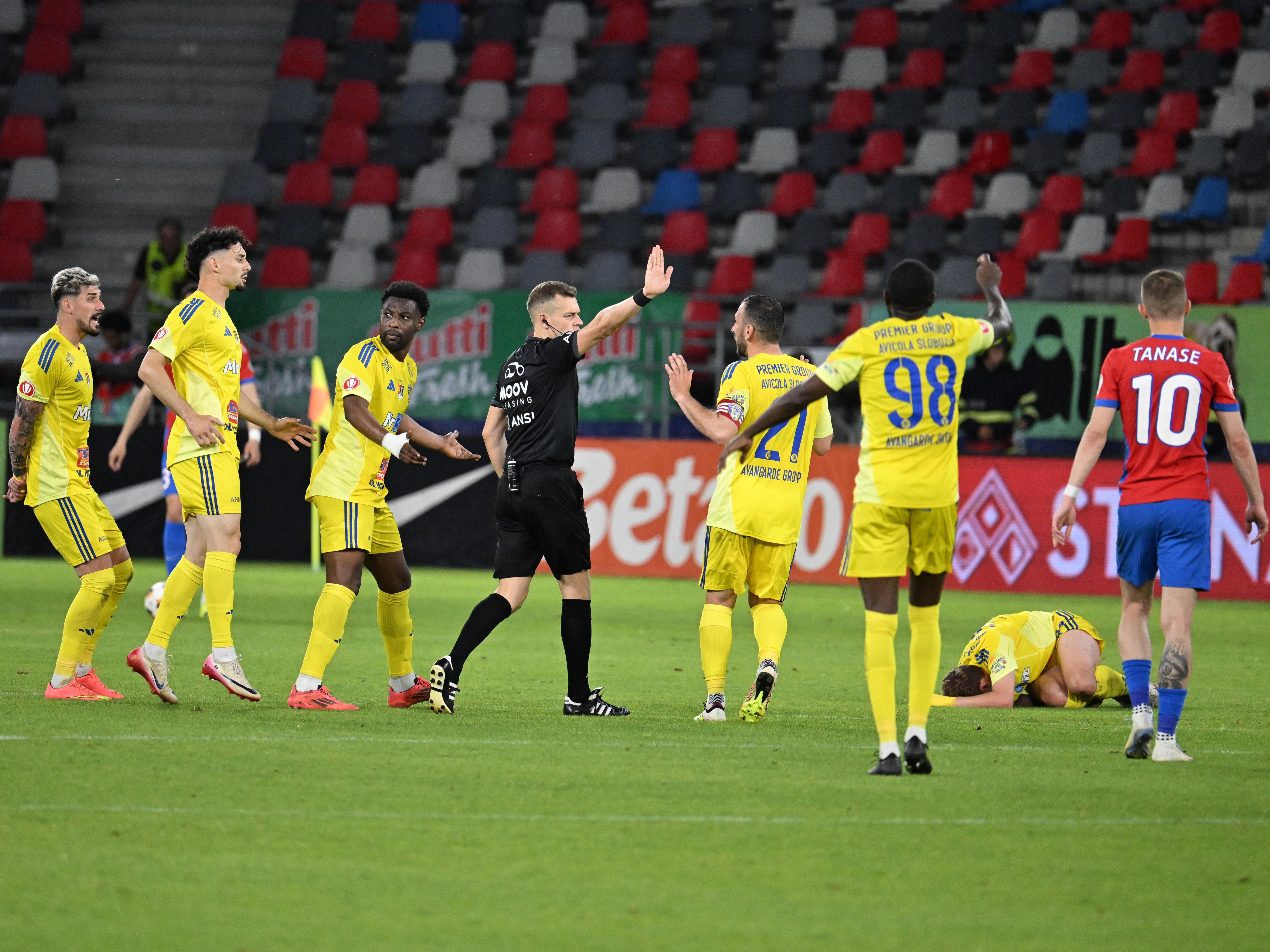 Lupta pentru evitarea retrogradării din Superliga, aruncată în aer: "Așteptăm decizia de la TAS"