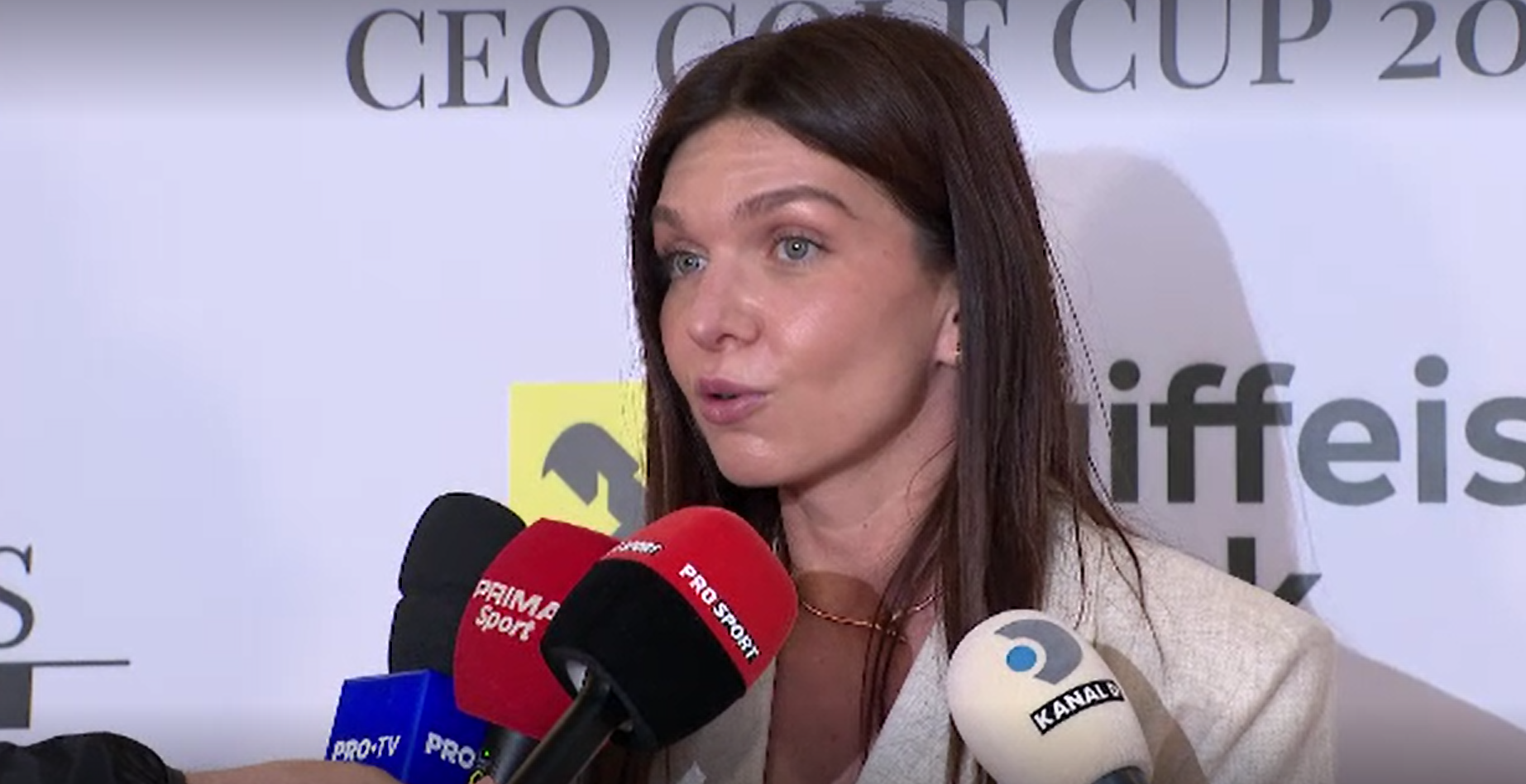 Cum a comentat Simona Halep victoria obținută de Sorana Cîrstea în fața numărului unu mondial, Arina Sabalenka