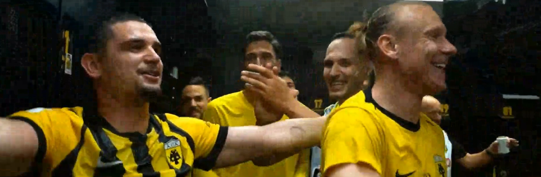 Răzvan Marin a dus la AEK Atena piesa pe care au sărbătorit nerazzurri câștigarea Serie A în Italia