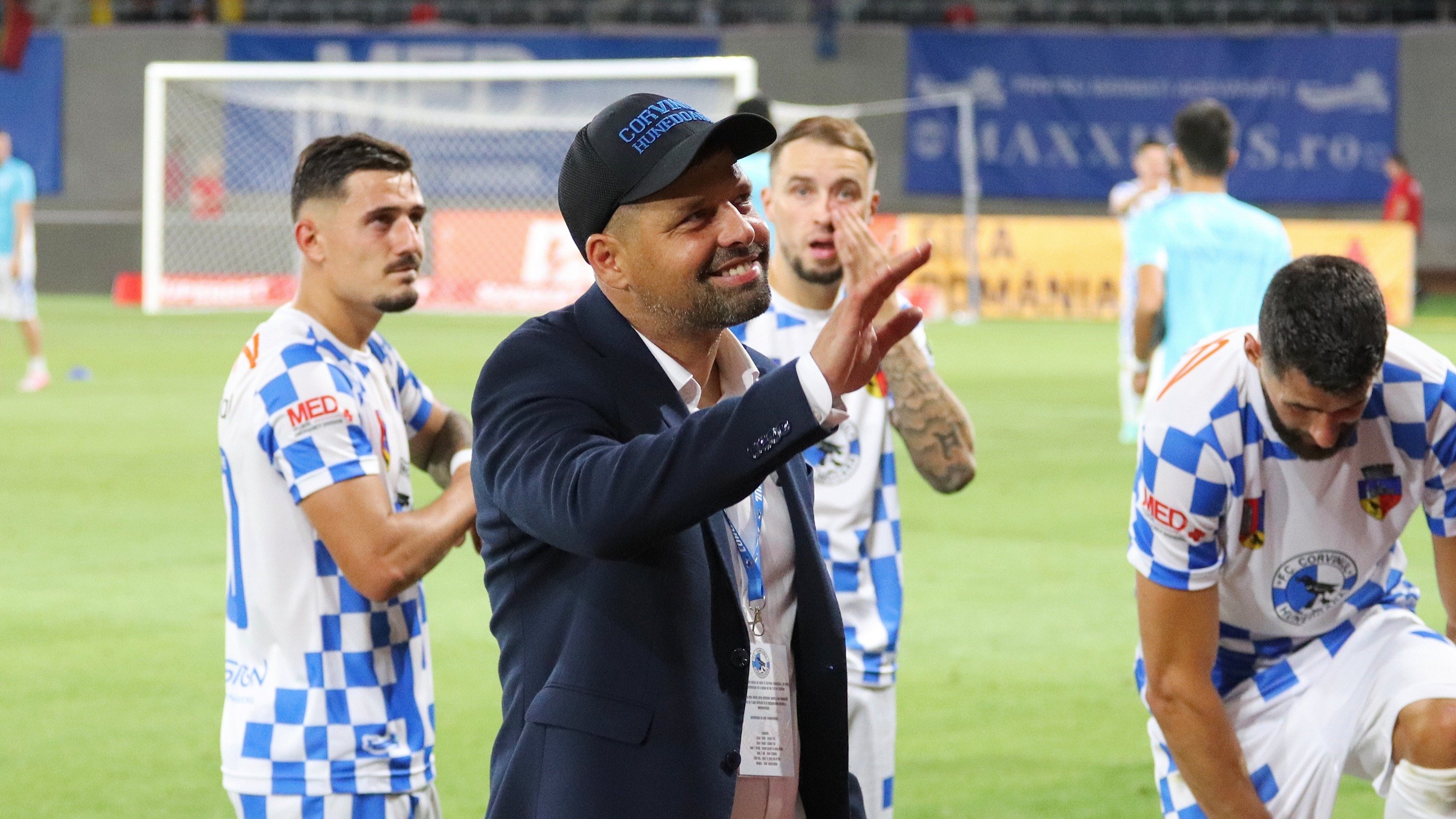 Omul Maxim. Ce-i place să facă, ce mașină conduce, ce muzică ascultă