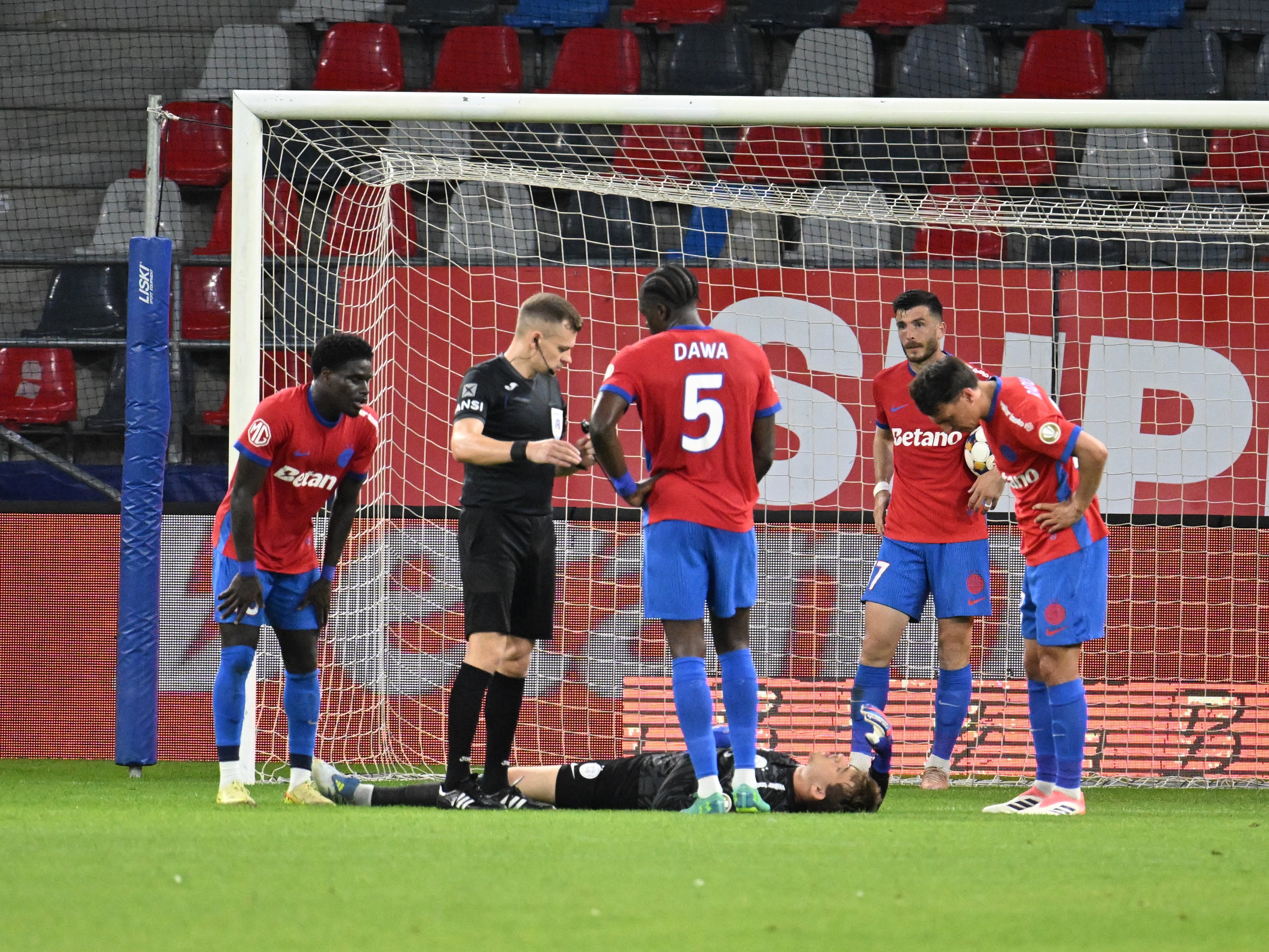 Accidentare matei popa fcsb 6