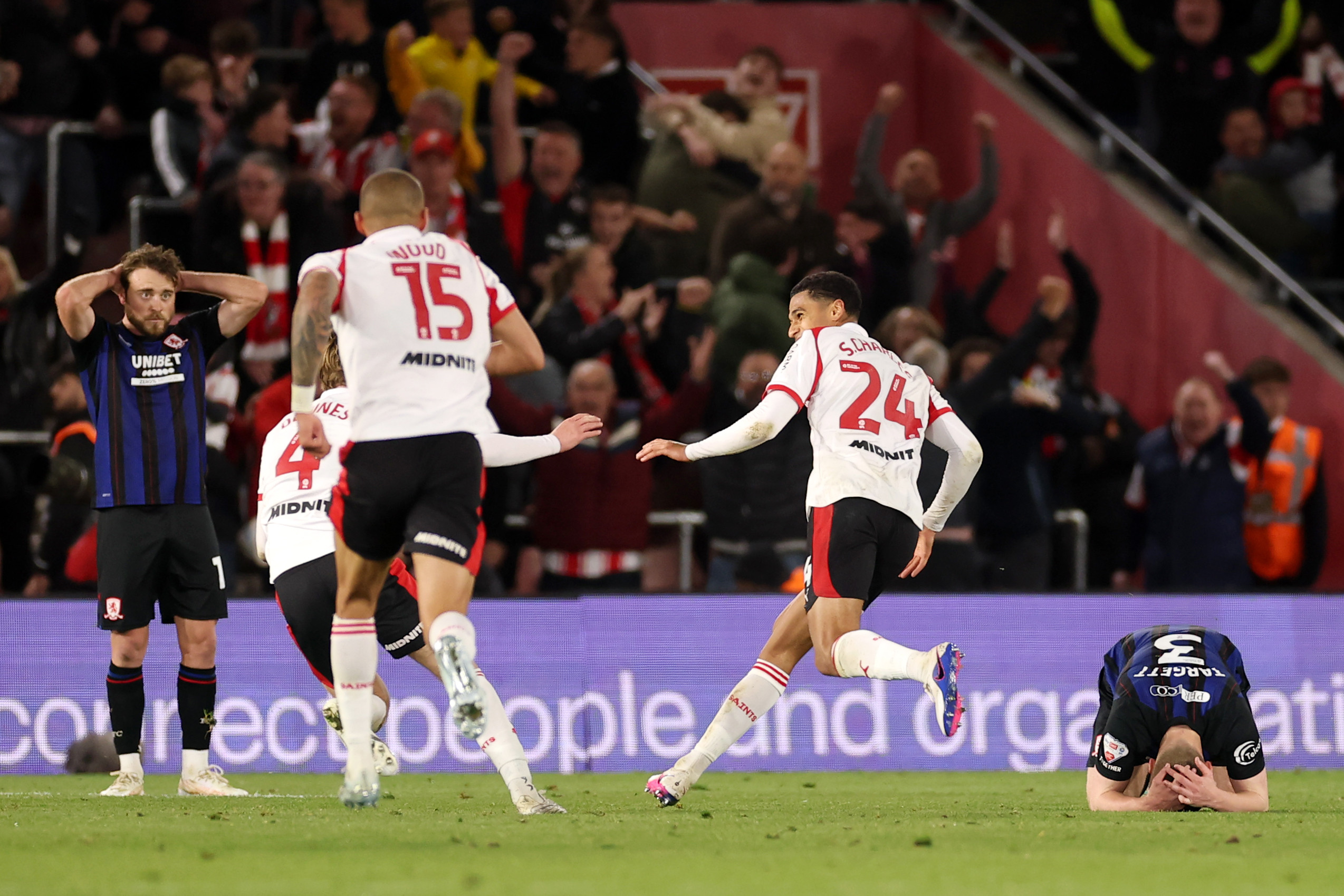 Cine promovează în Premier League: știm finala din play-off, dar totul ar putea fi dat peste cap de un 0-3 la ”masa verde”!