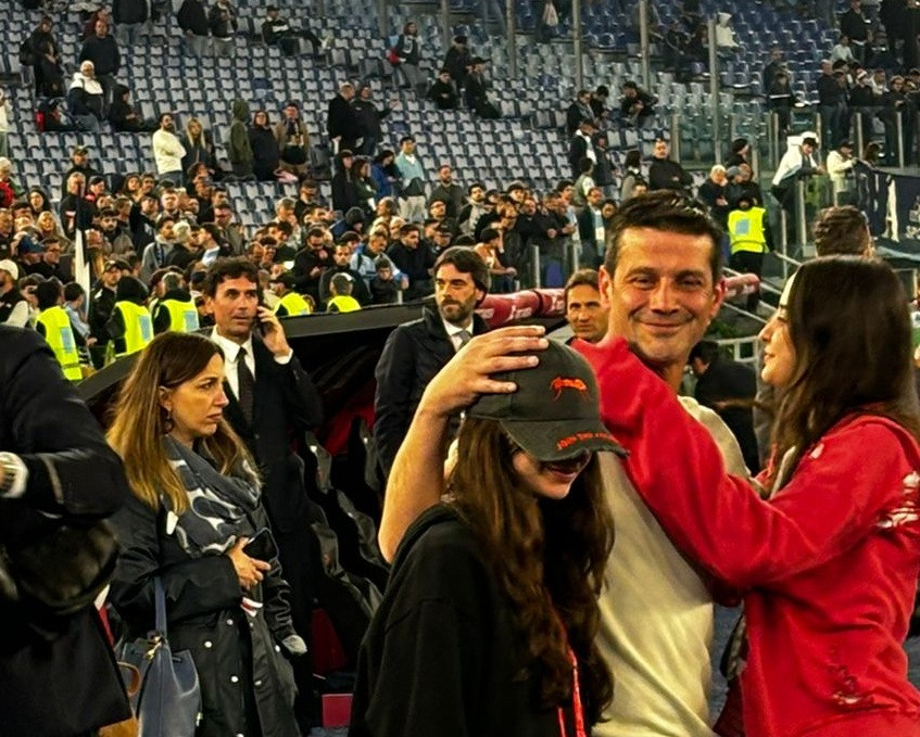 Cristi Chivu și-a luat soția și fiicele în brațe după ce a câștigat Coppa Italia. Imagini emoționante de la Roma