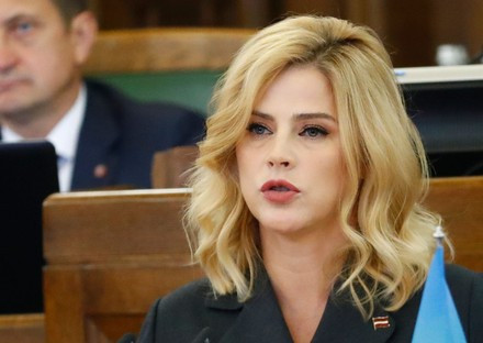 Hip-hop-erița Evika Silina, ajunsă prim-ministru în Letonia, a demisionat!