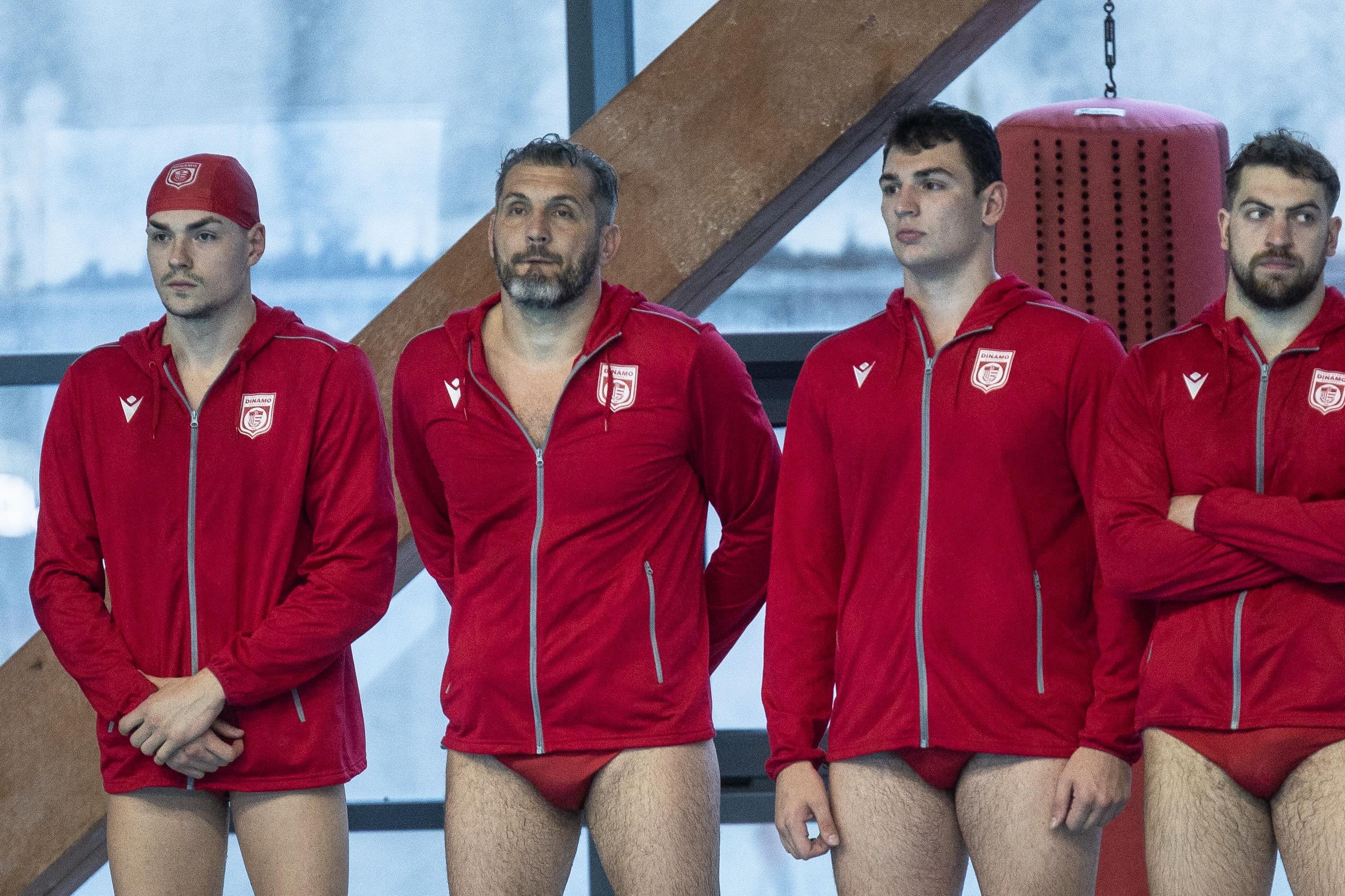 Cosmin Radu, dezlănțuit și la aproape 45 de ani! Legendarul poloist face legea în bazin la Dinamo