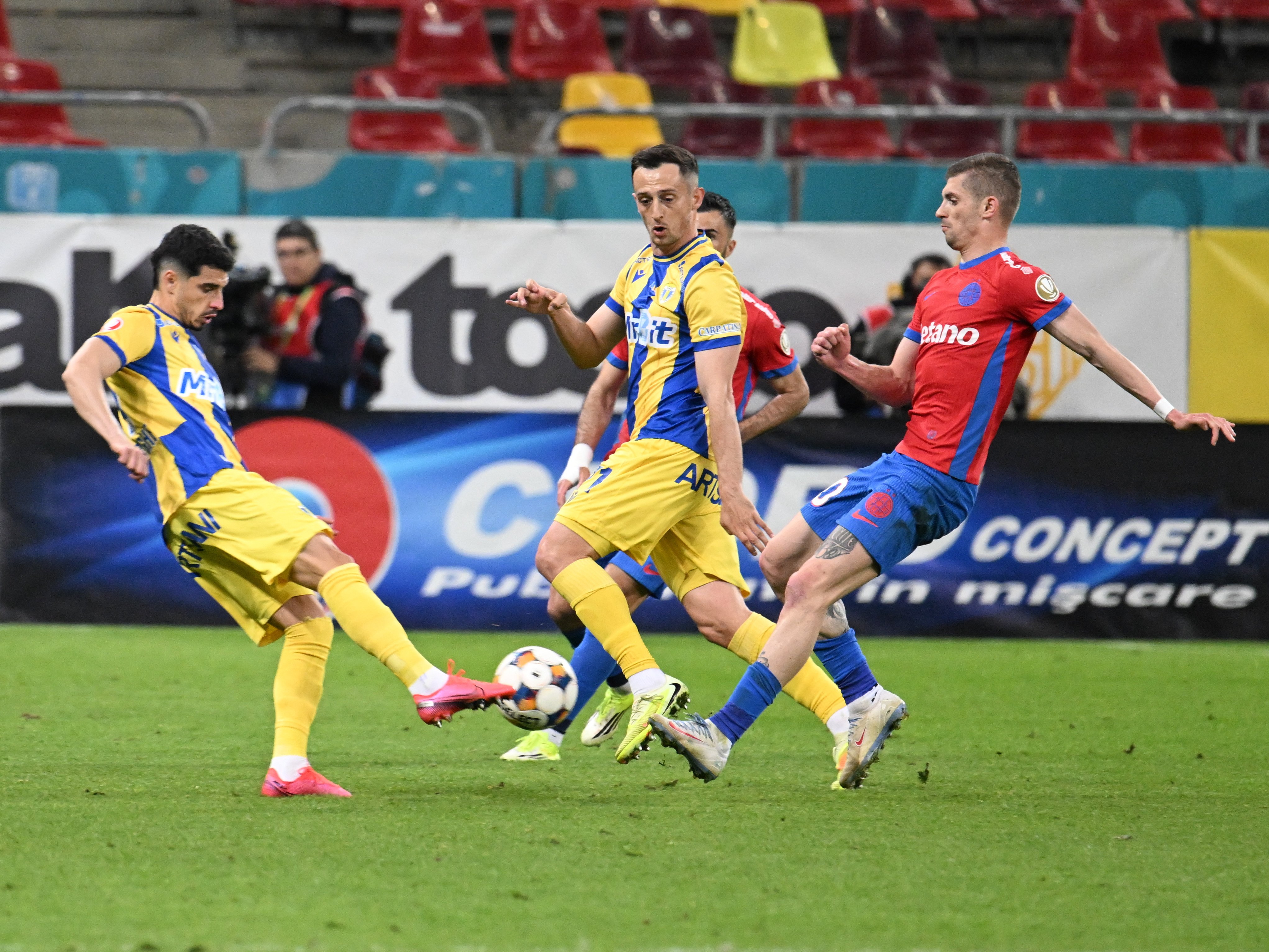 Investitori de la Napoli vor să sponsorizeze un club din Superliga: ”Da, este adevărat!”