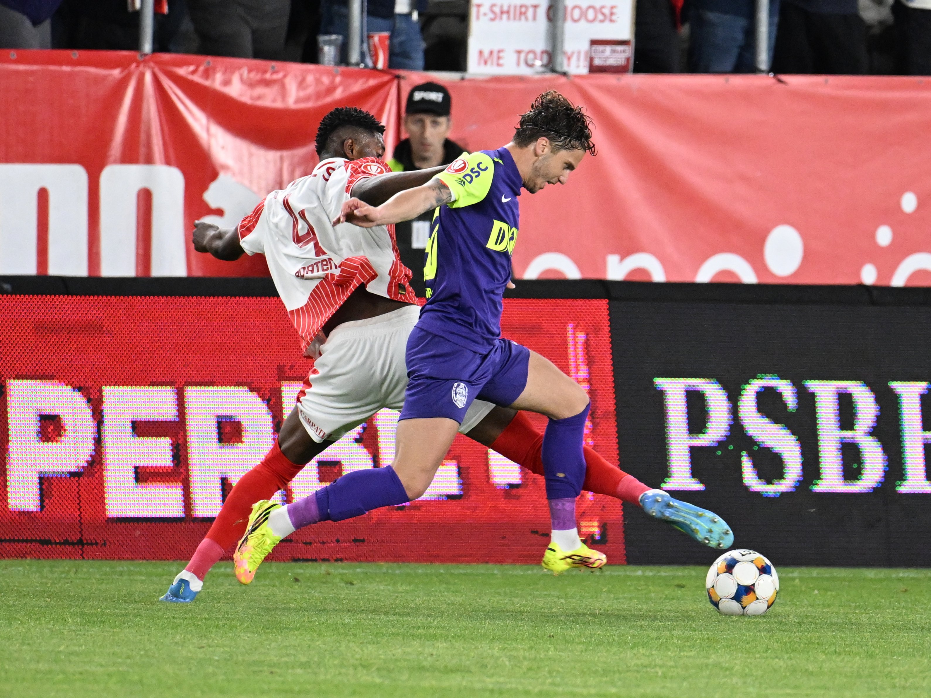Dinamo - CFR Cluj 0-0, pe Sport.ro acum | Armstrong trimite în transversală, Pușcaș iese accidentat după 38 de minute