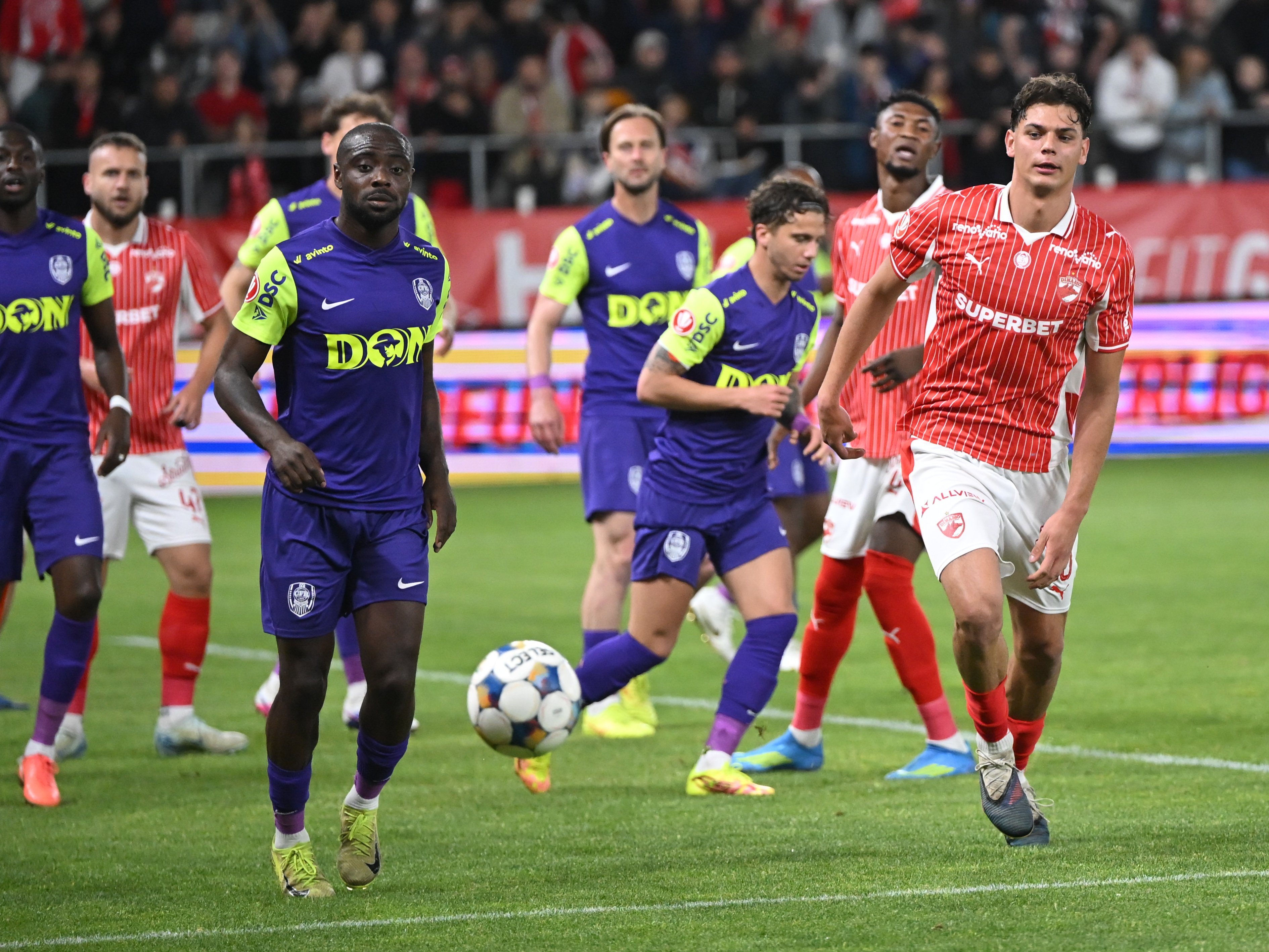 Dinamo - CFR Cluj 0-0, pe Sport.ro acum | Echilibrul se menține și în partea secundă