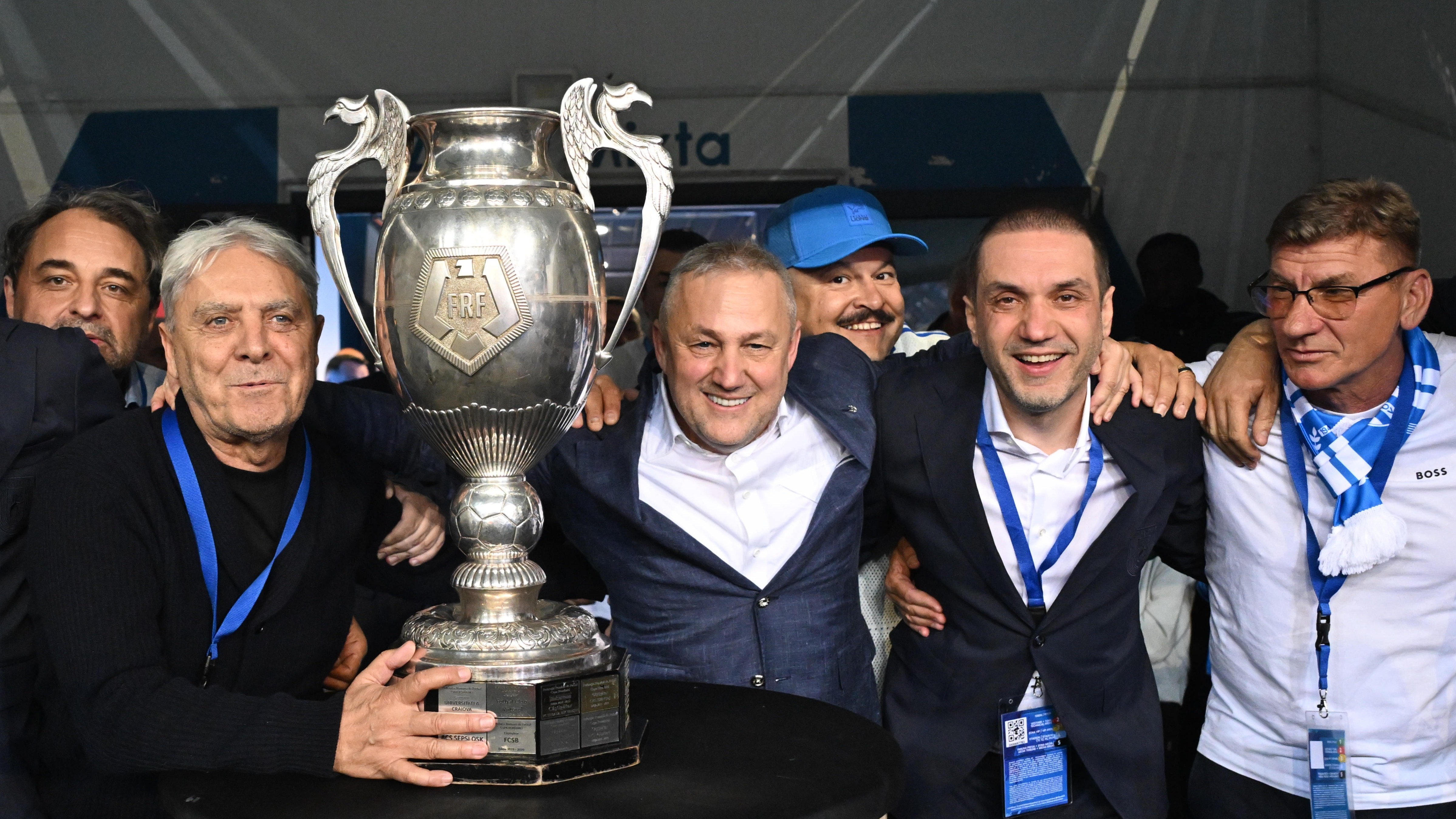 Omul care „blestemase“ Craiova să nu ia titlul: „Să-l câștige când învie tata! Nu-i dă Dumnezeu lui Rotaru“