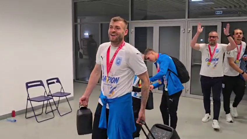 Alexandru Crețu a fost sufletul petrecerii în Bănie: ce a făcut imediat după ce a luat Craiova titlul