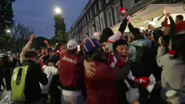 Fanii lui Arsenal exultă după ce ”tunarii” au câștigat Premier League: ”Nu mă pot opri idn plâns! Victorie fără să atingem mingea”
