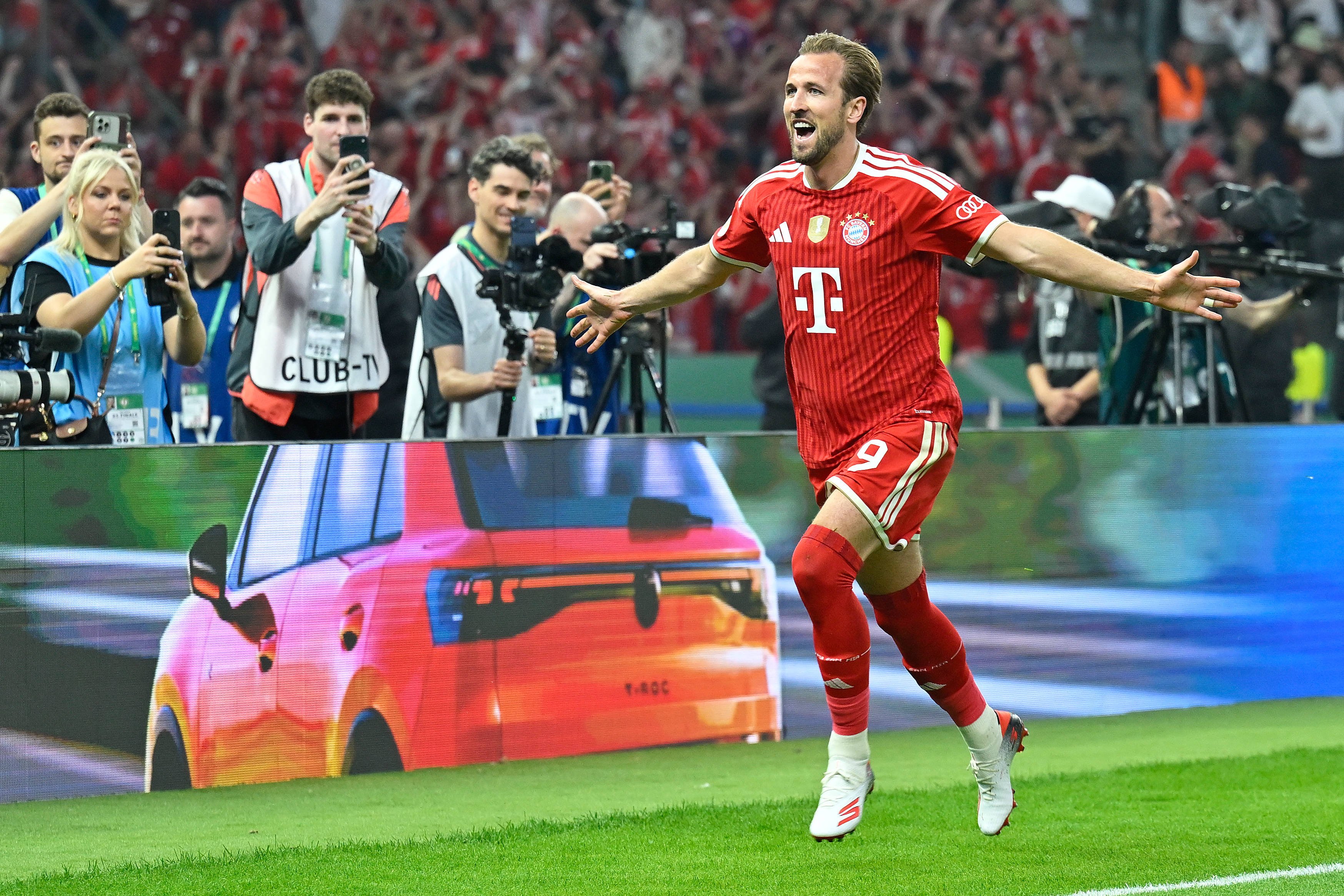 Harry Kane, încă două recorduri după hat-trick-ul din finala Cupei!
