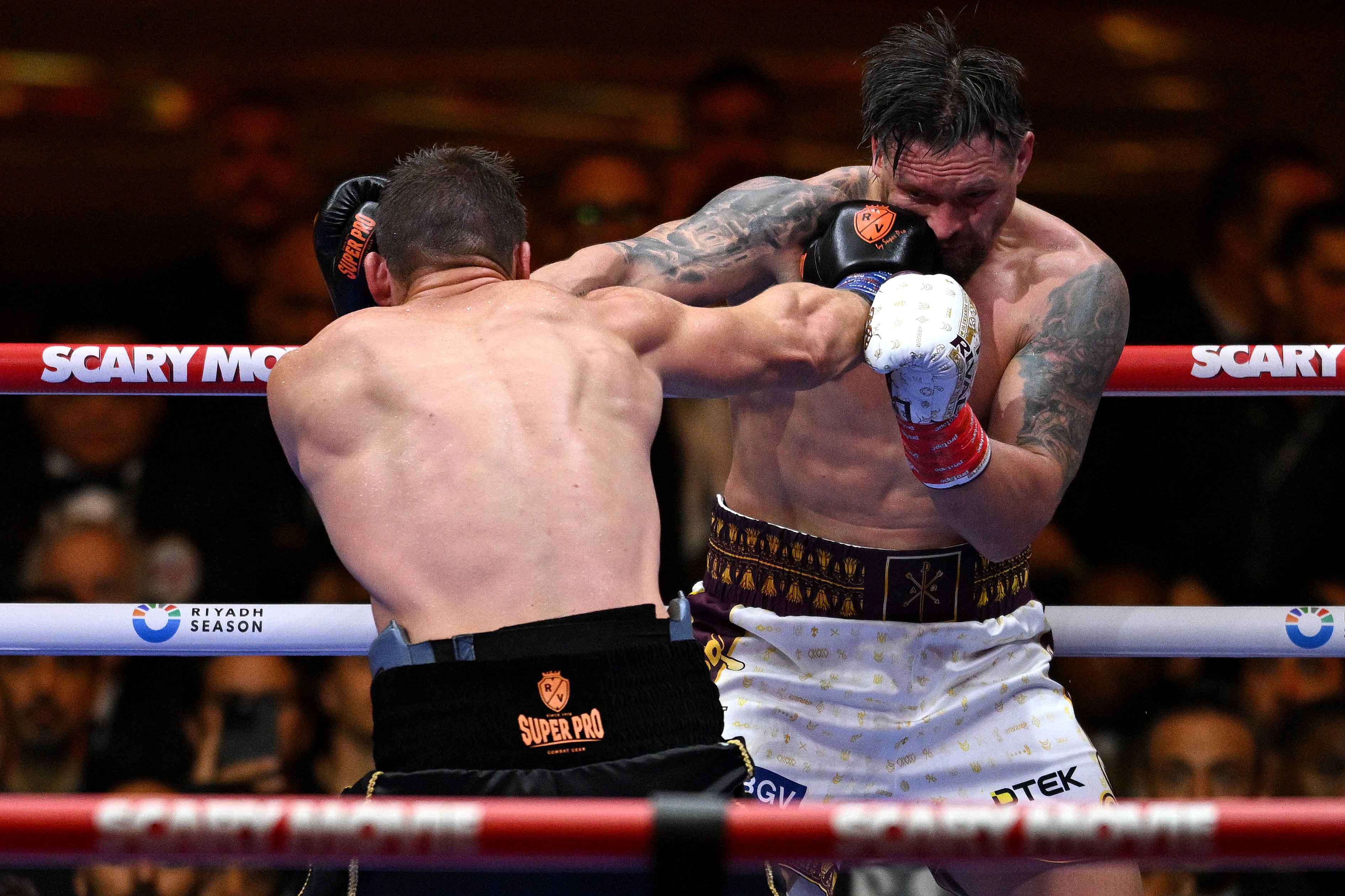 Controverse uriașe după lupta dintre Oleksandr Usyk și Rico Verhoeven! Final dramatic în Egipt