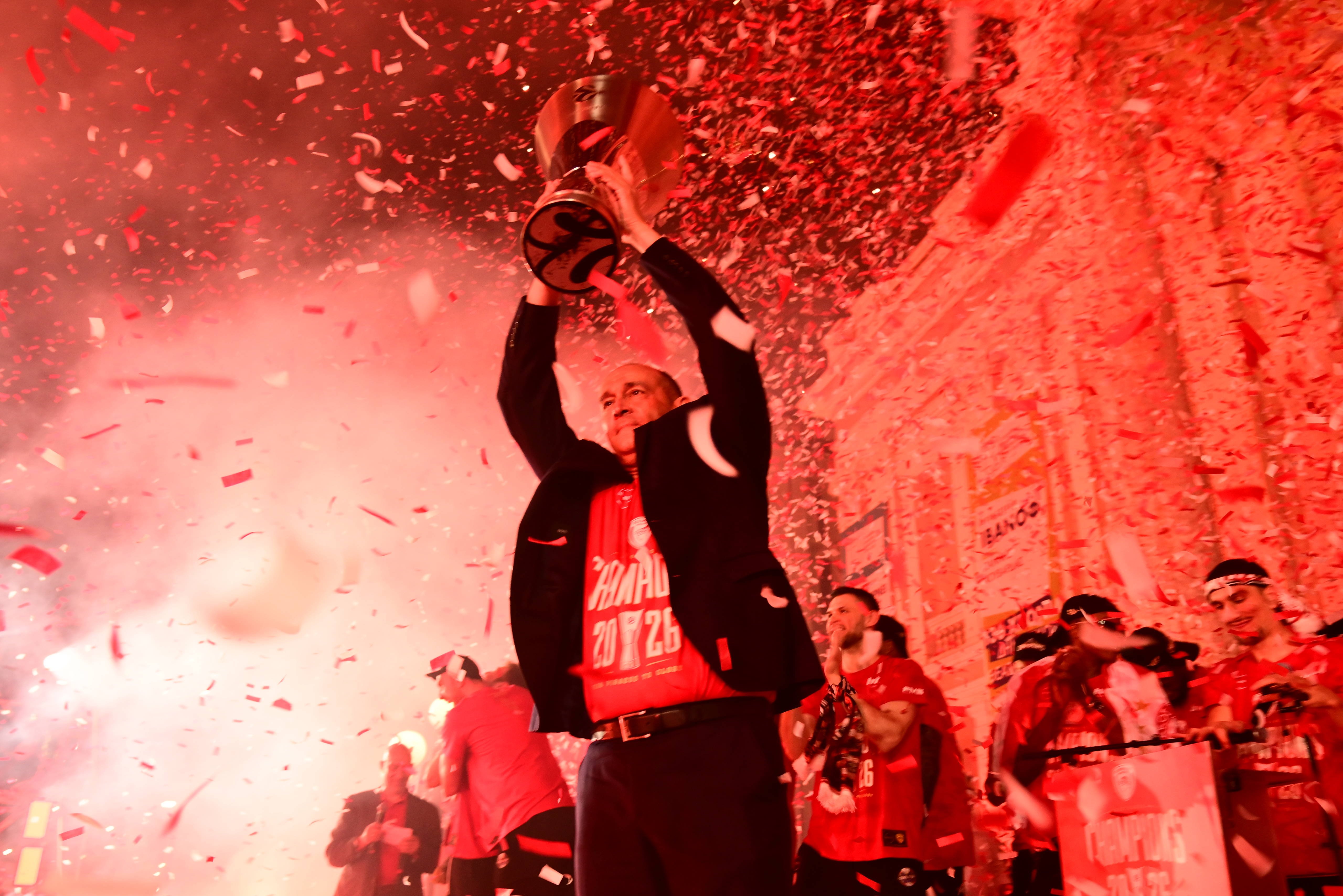 După 13 ani, Olympiacos a ridicat titlul Euroligii! Finală incendiară cu Real Madrid