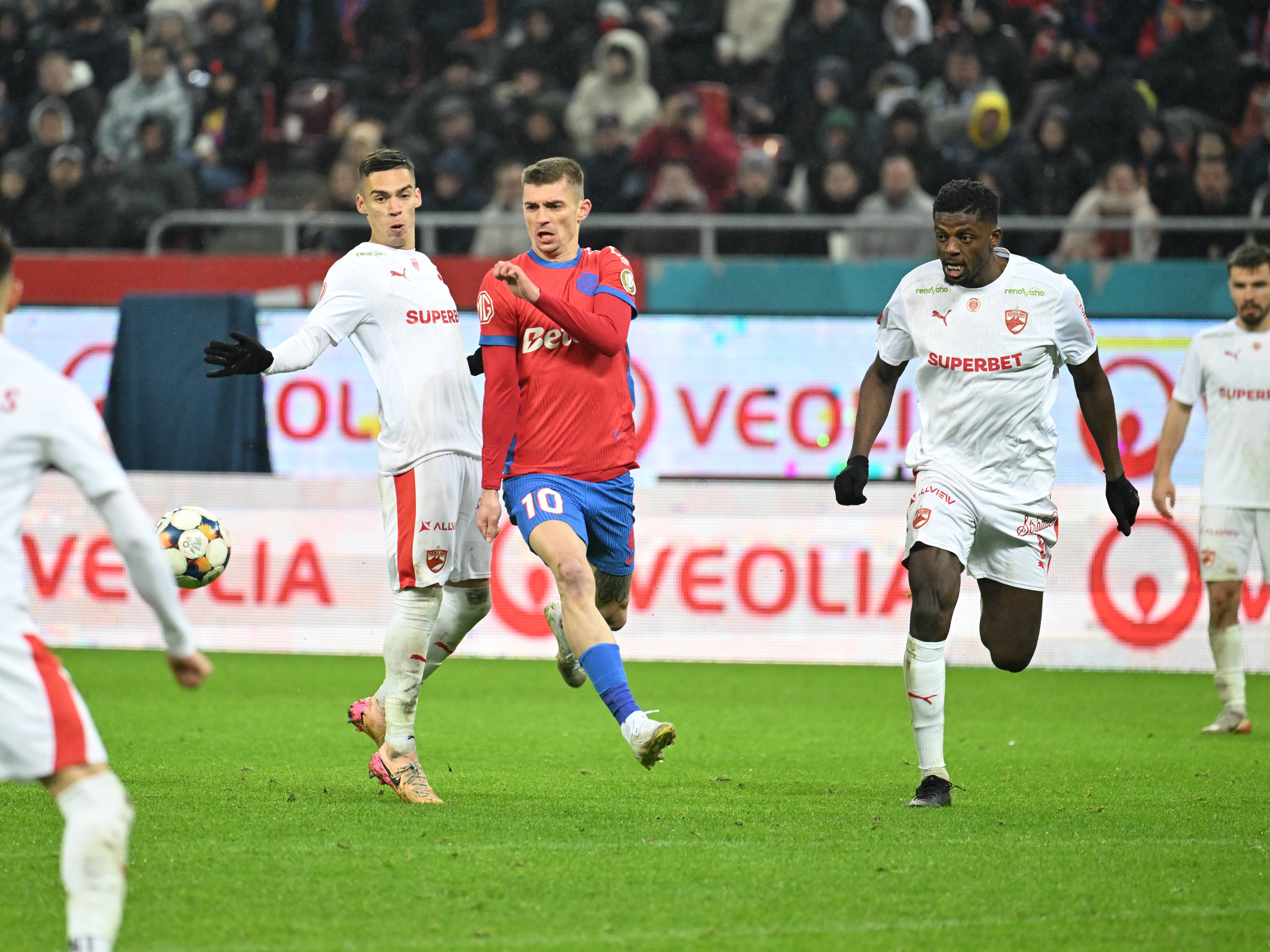 Cotele pentru Dinamo - FCSB: cine e favorita bookmakerilor înainte de finala pentru Conference League